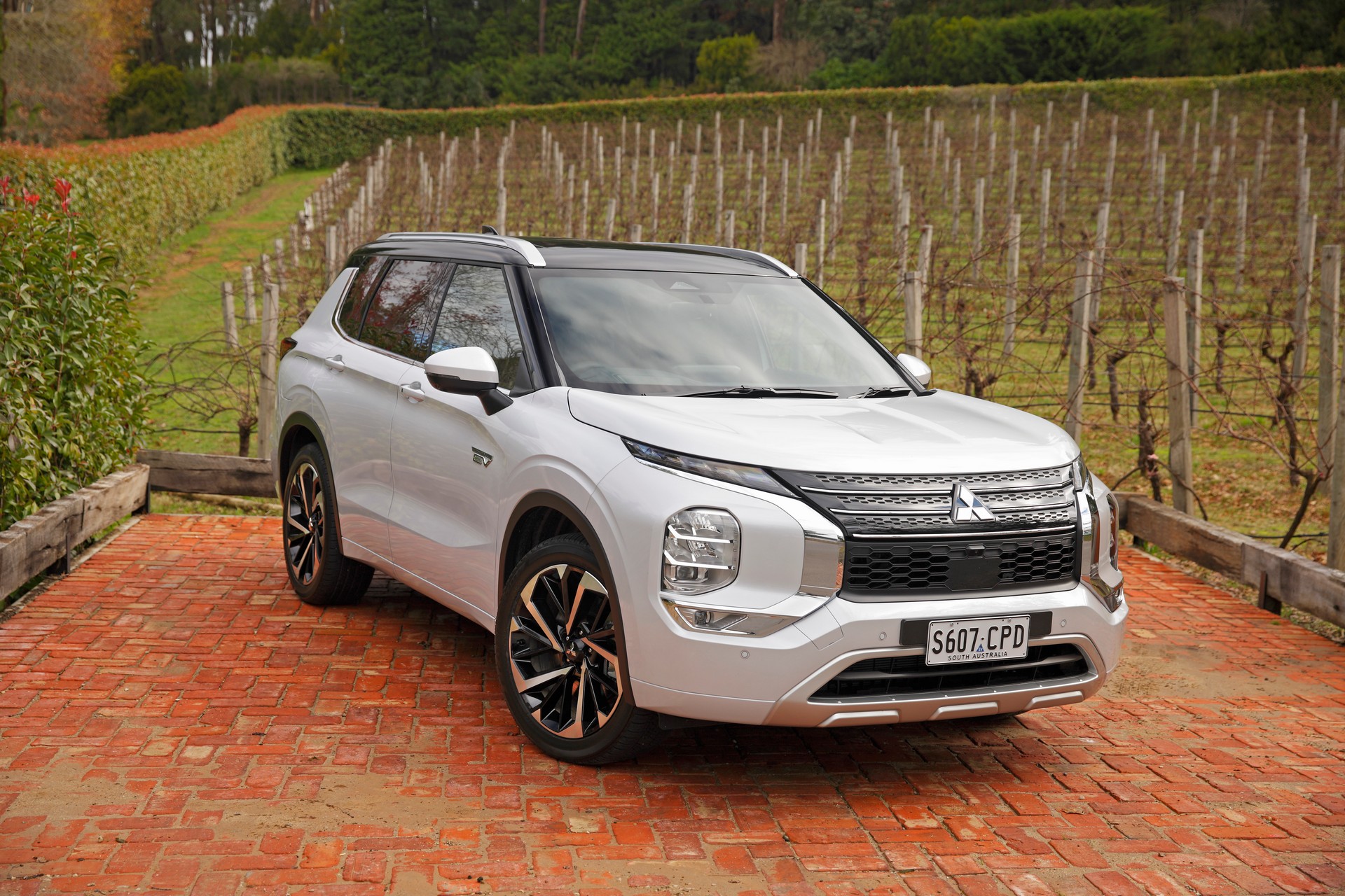 2022 Mitsubishi Outlander Plug-In Hybrid EV Offered In Four Trims In Australia