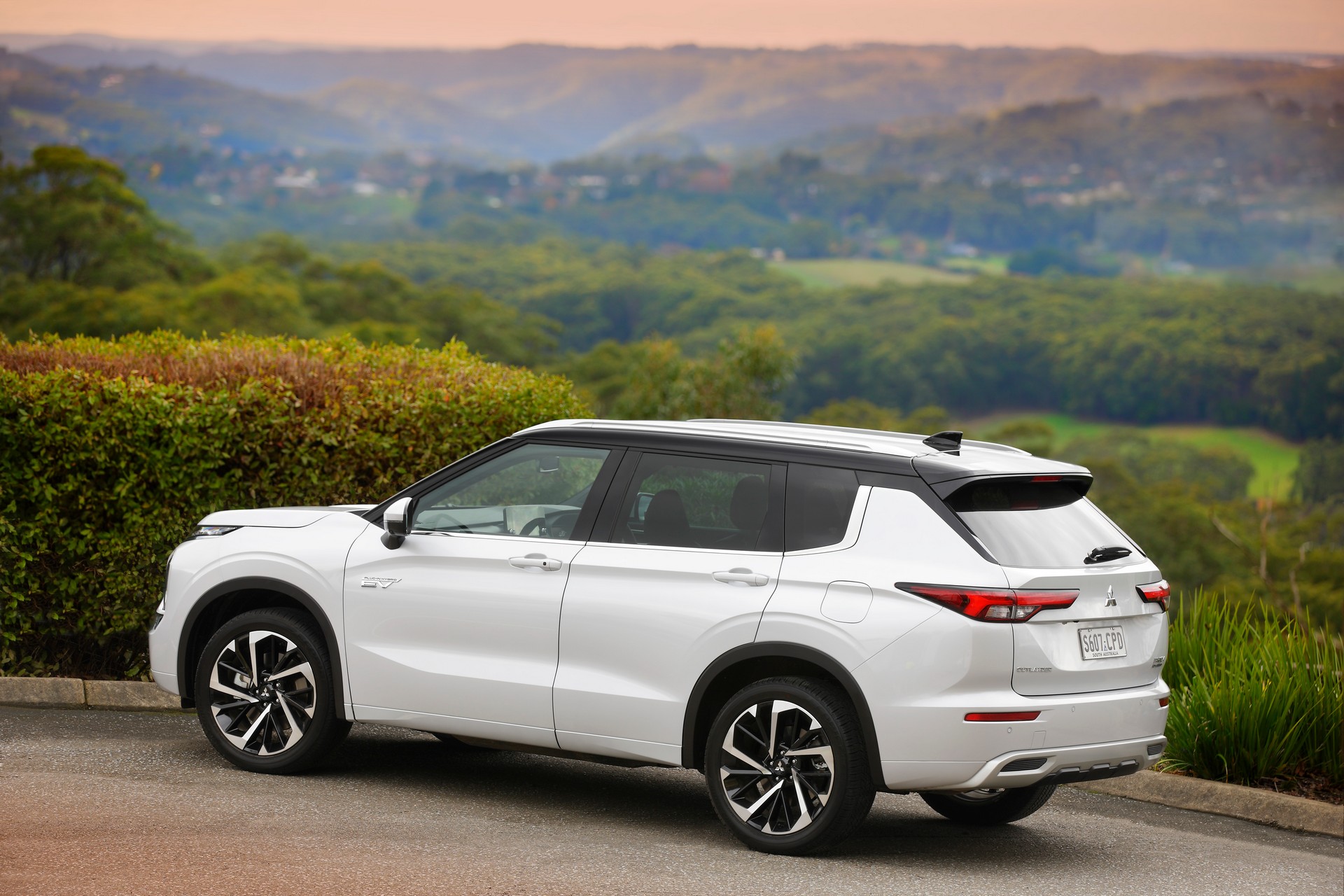 2022 Mitsubishi Outlander Plug-In Hybrid EV Offered In Four Trims In Australia