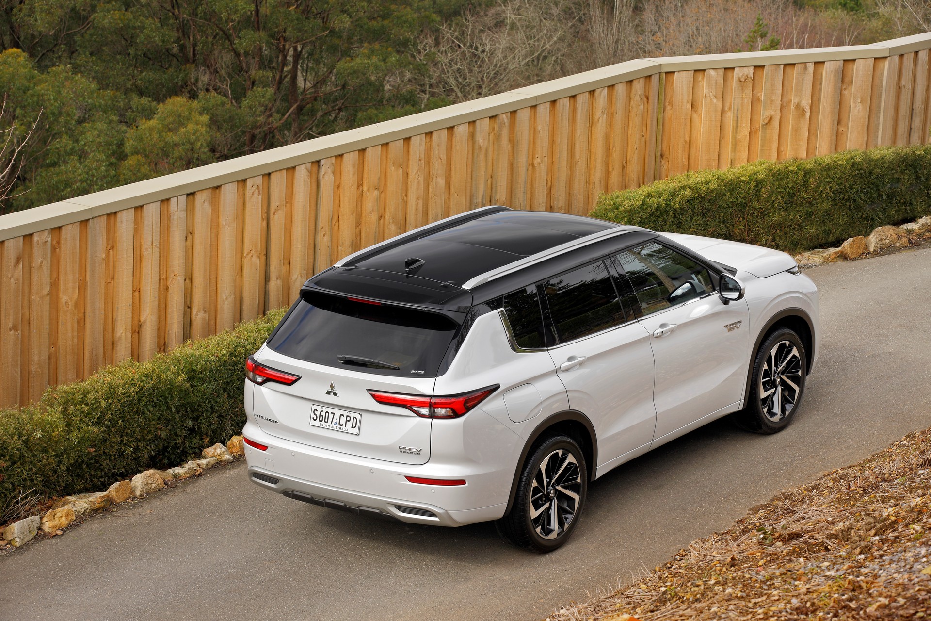 2022 Mitsubishi Outlander Plug-In Hybrid EV Offered In Four Trims In Australia