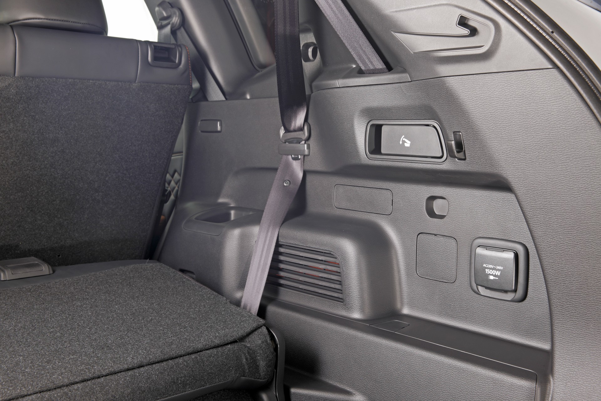 2022 Mitsubishi Outlander Plug-In Hybrid EV Offered In Four Trims In Australia