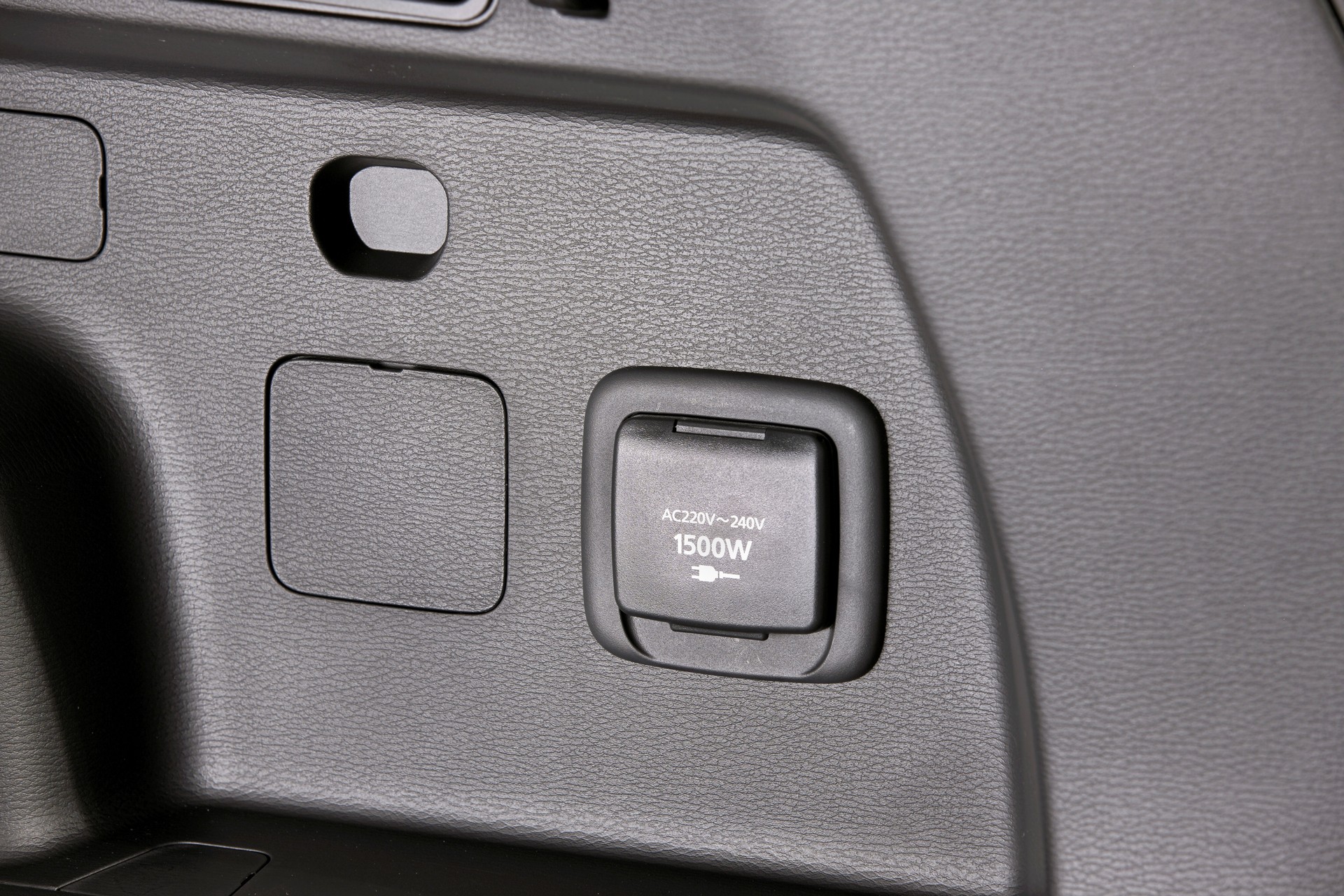 2022 Mitsubishi Outlander Plug-In Hybrid EV Offered In Four Trims In Australia