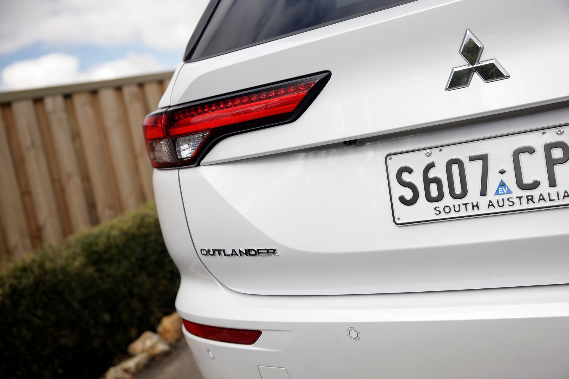 2022 Mitsubishi Outlander Plug-In Hybrid EV Offered In Four Trims In Australia