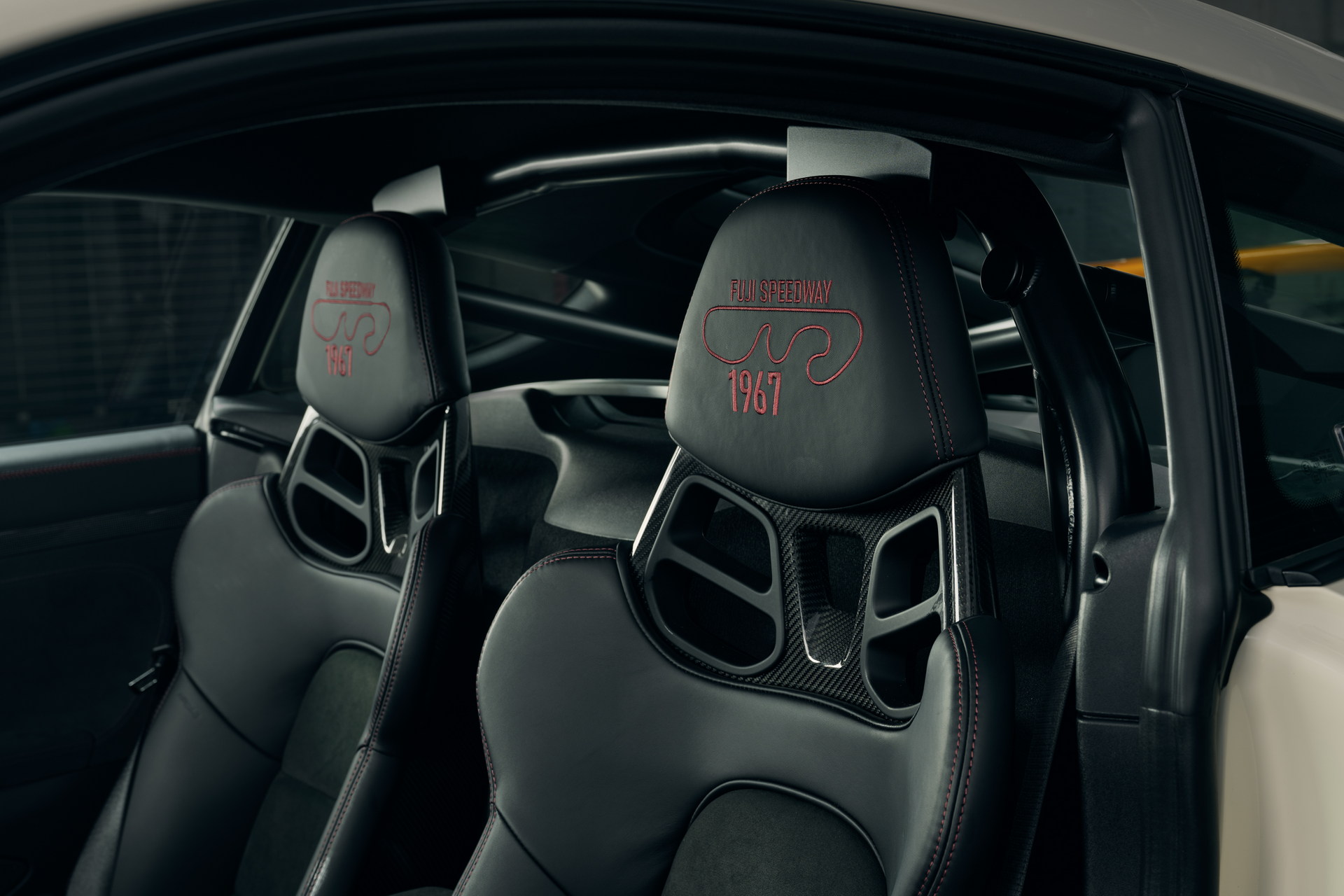 This One-Off Porsche 718 Cayman GT4 Is A Tribute To The 906 Racecar