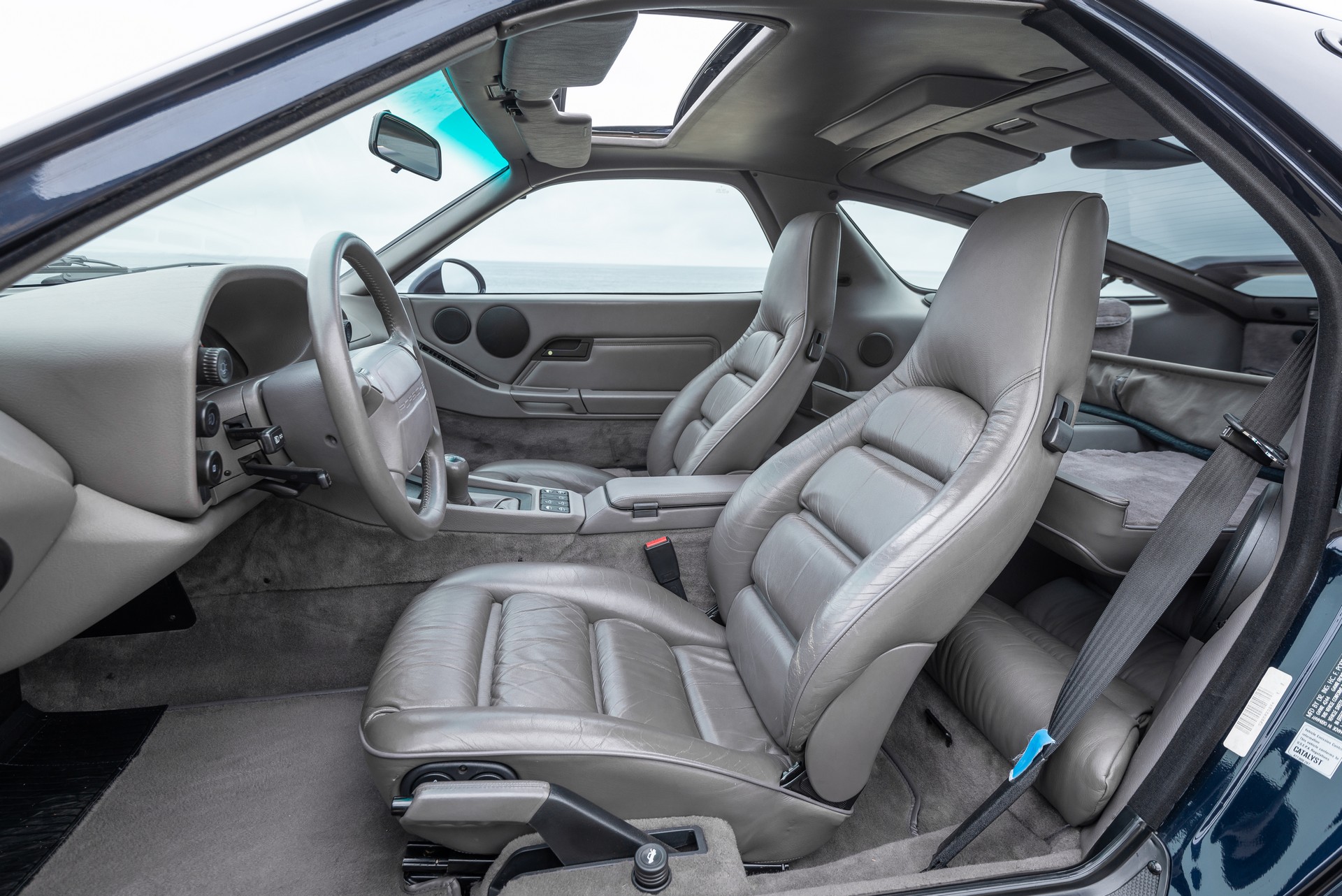 Manual Porsche 928 GTS Will Make You Want To Shift Back To The 1990s And Sing Blue Da Ba Dee