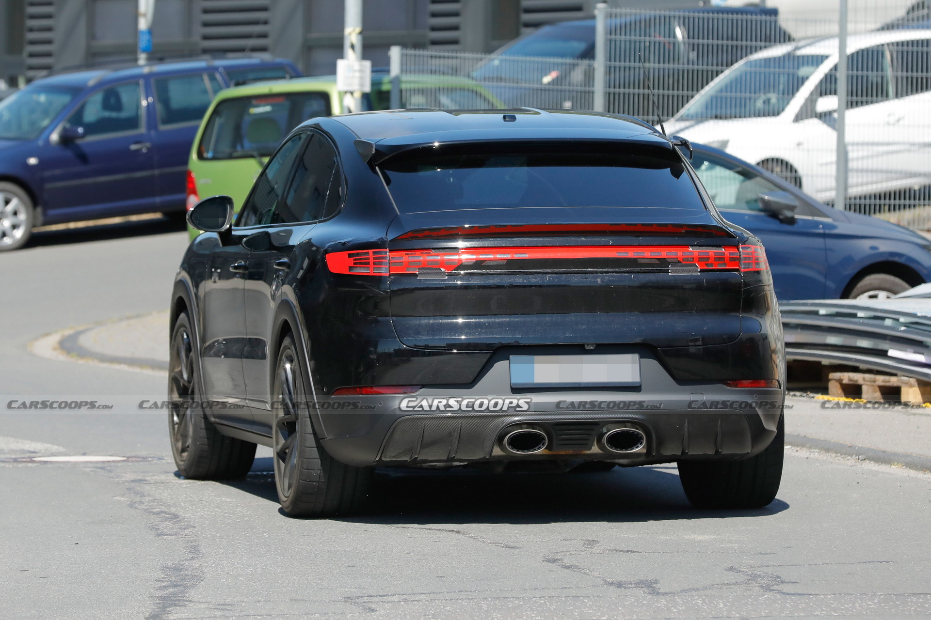 Porsche Cayenne Turbo GT Facelift Spied, Looks Ready To Conquer The Track