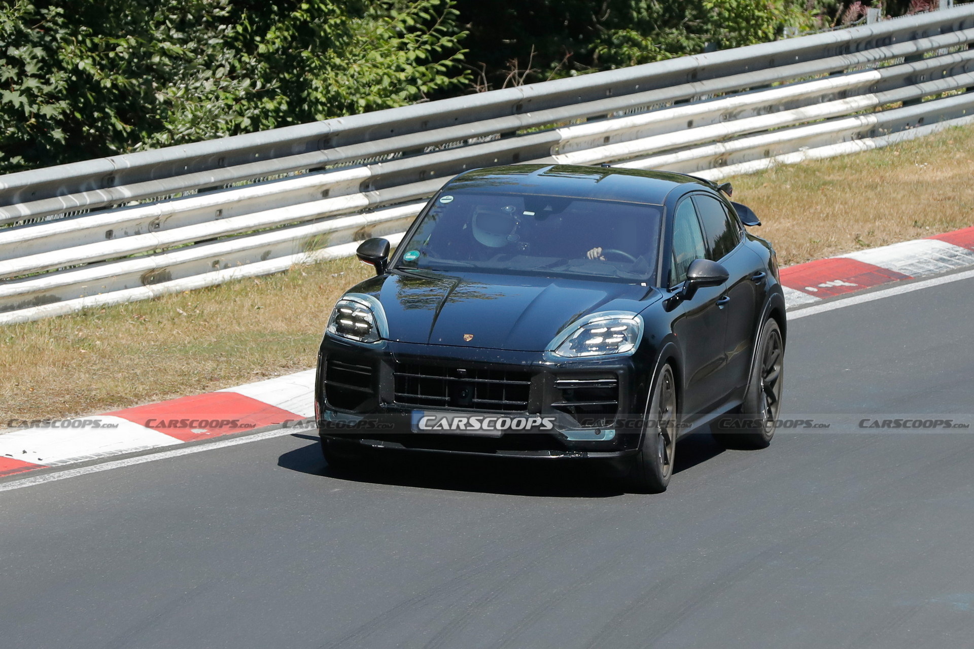 Porsche Cayenne Turbo GT Facelift Spied, Looks Ready To Conquer The Track