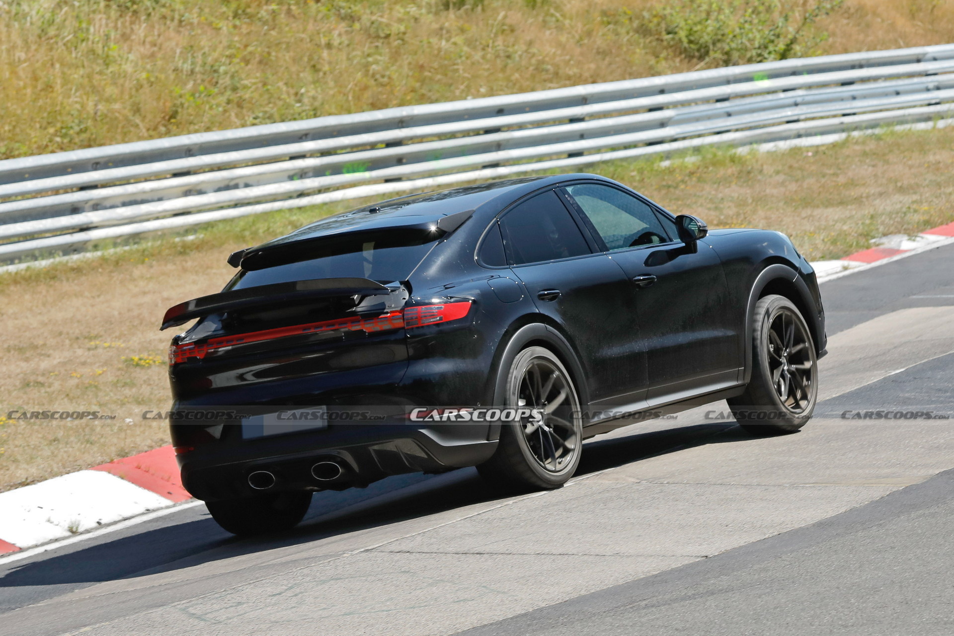 Porsche Cayenne Turbo GT Facelift Spied, Looks Ready To Conquer The Track