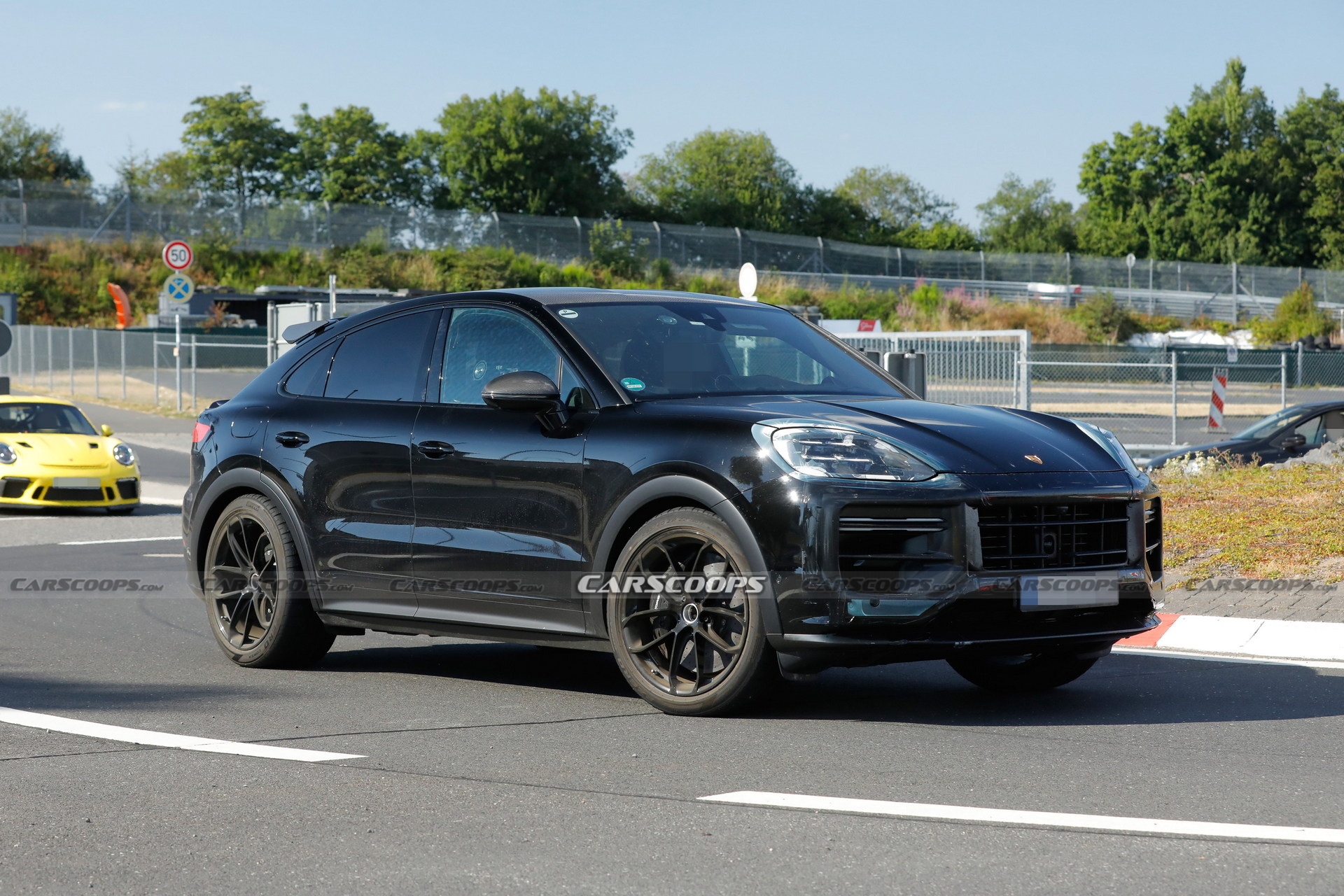 Porsche Cayenne Turbo GT Facelift Spied, Looks Ready To Conquer The Track