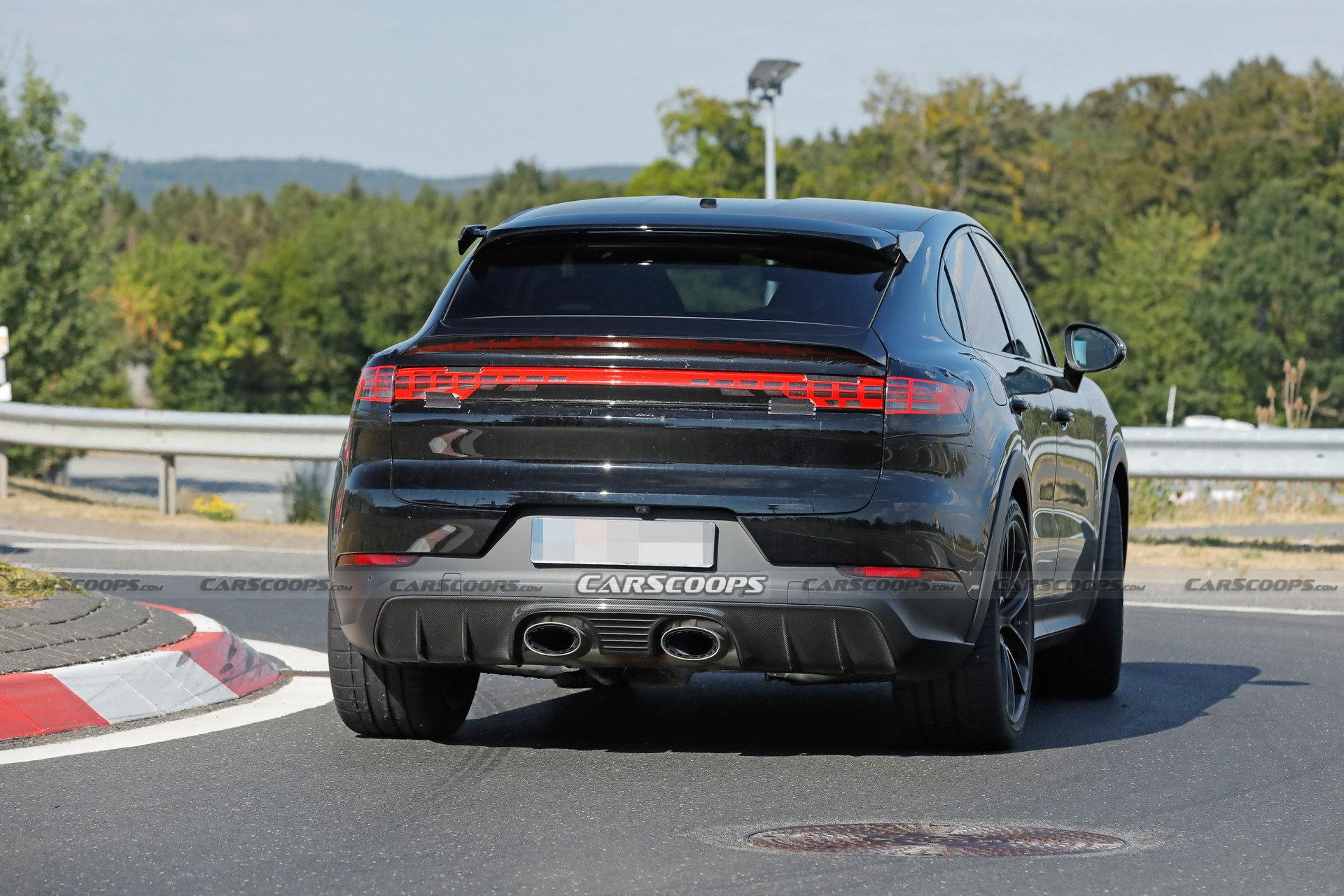 Porsche Cayenne Turbo GT Facelift Spied, Looks Ready To Conquer The Track