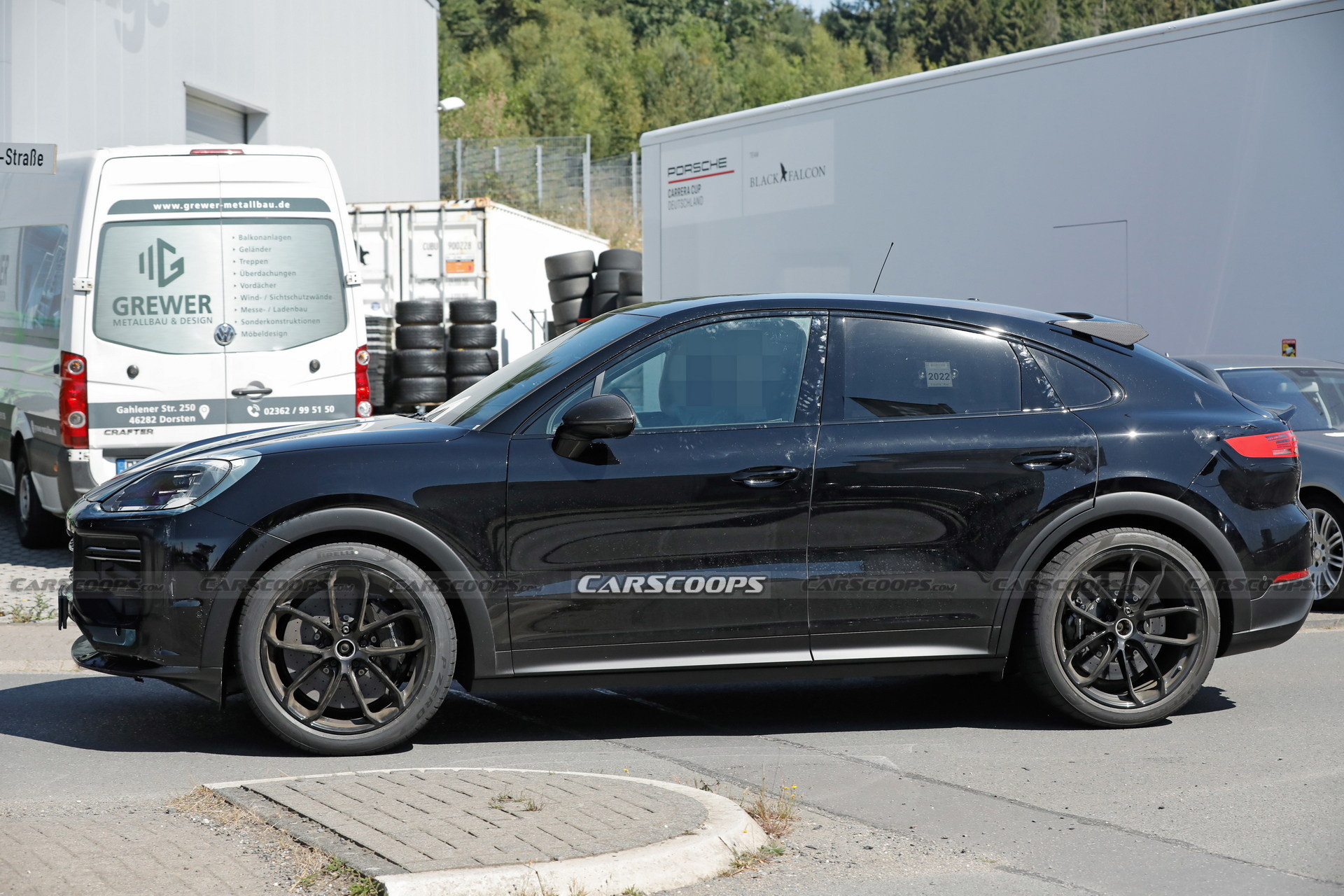 Porsche Cayenne Turbo GT Facelift Spied, Looks Ready To Conquer The Track