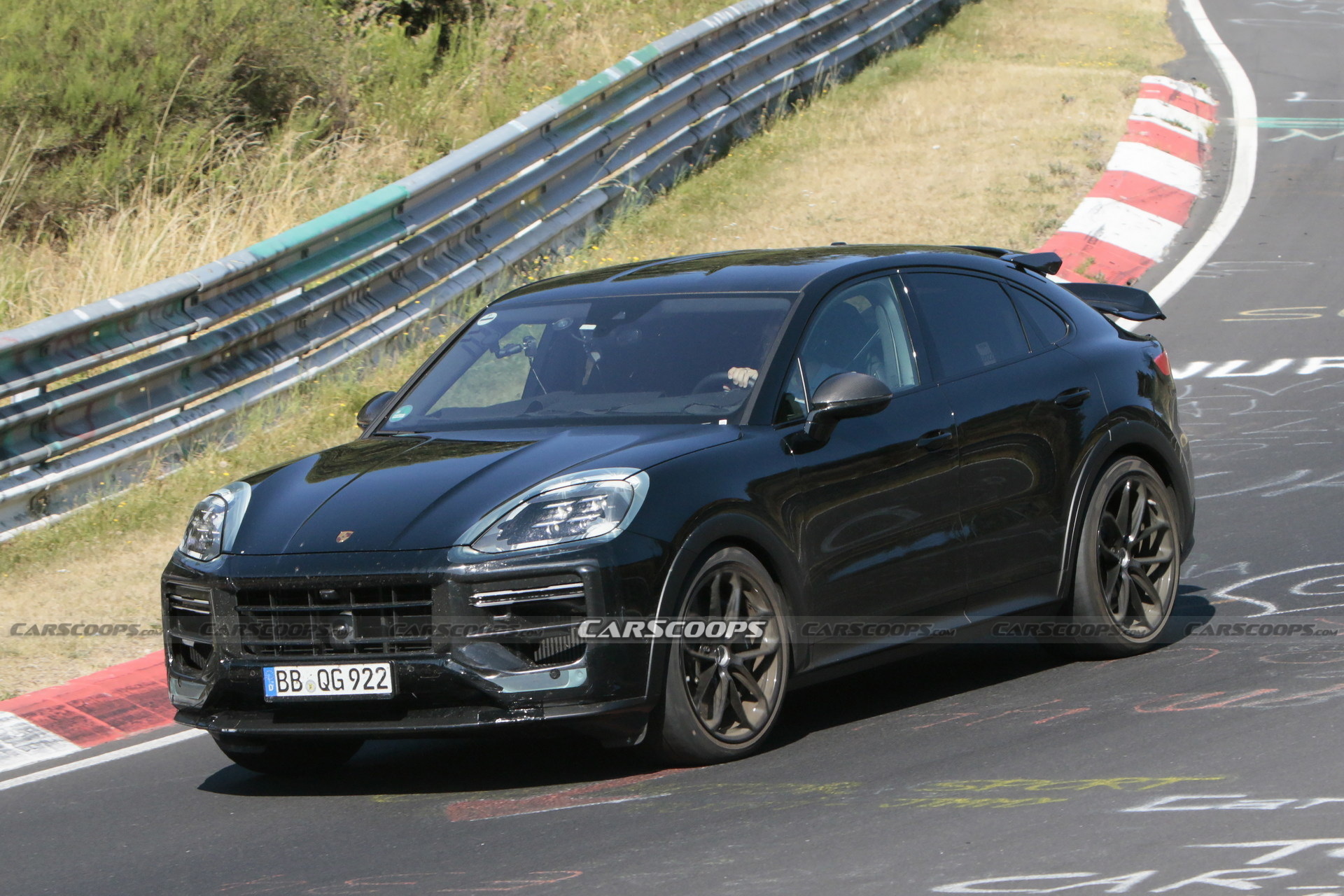 Porsche Cayenne Turbo GT Facelift Spied, Looks Ready To Conquer The Track