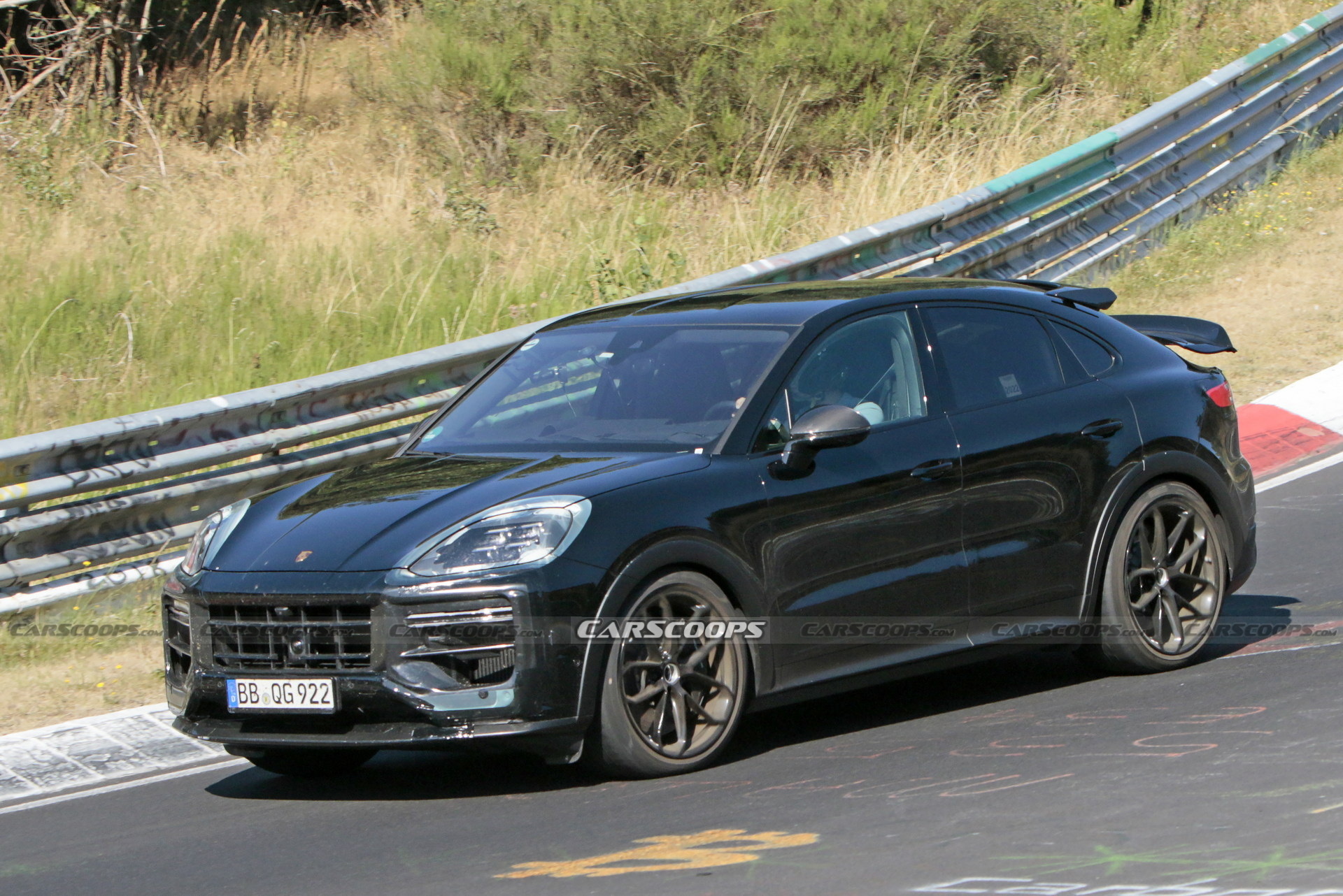 Porsche Cayenne Turbo GT Facelift Spied, Looks Ready To Conquer The Track