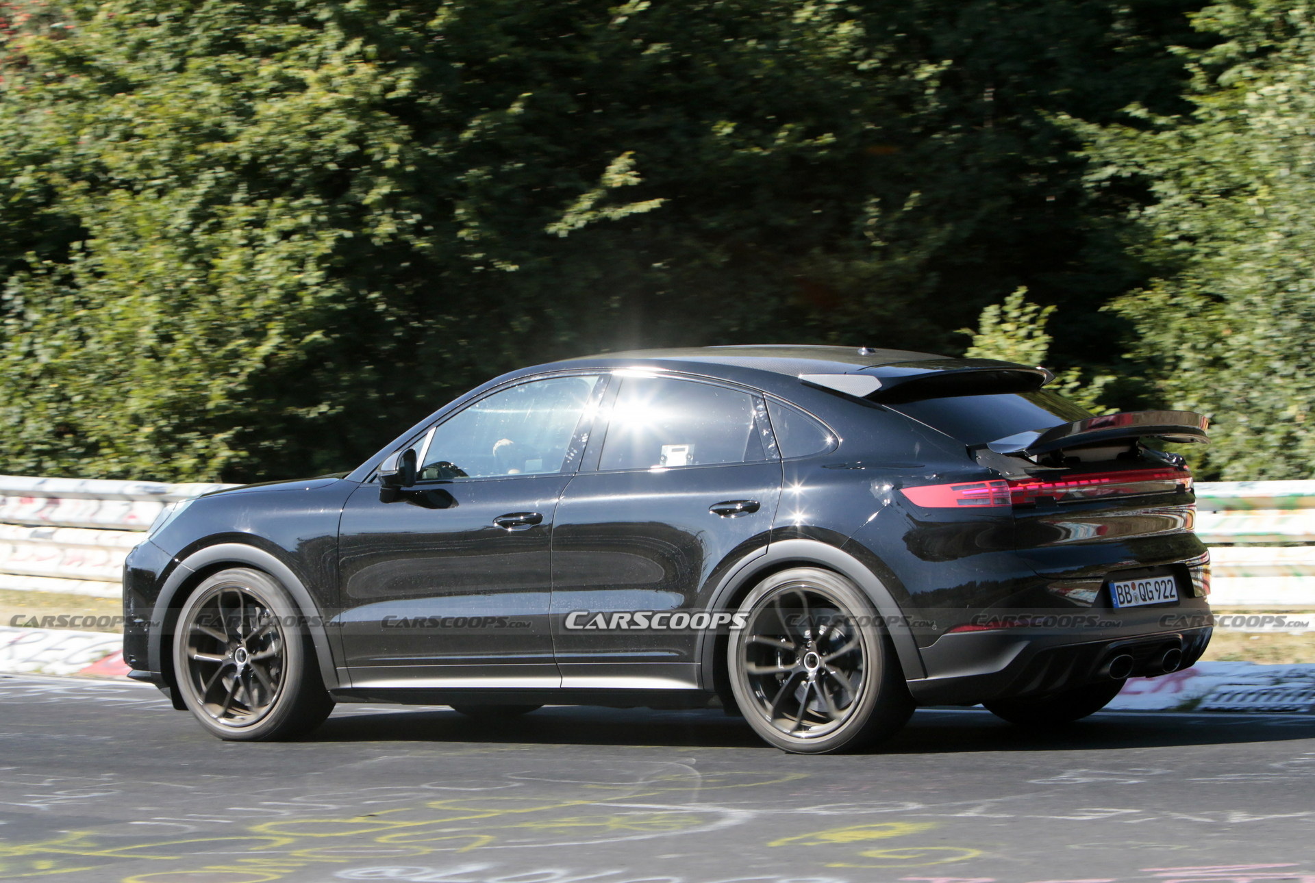 Porsche Cayenne Turbo GT Facelift Spied, Looks Ready To Conquer The Track