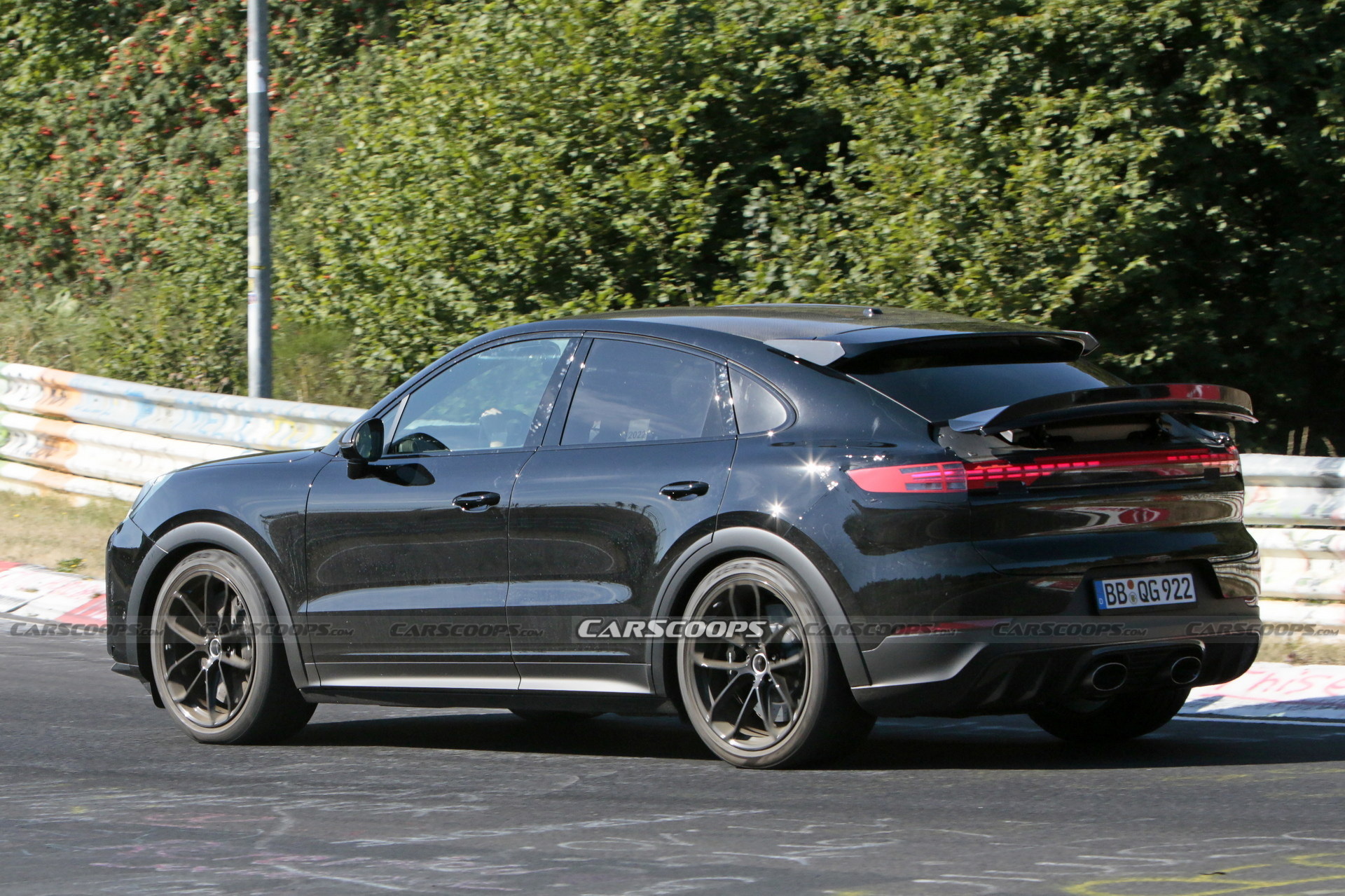 Porsche Cayenne Turbo GT Facelift Spied, Looks Ready To Conquer The Track