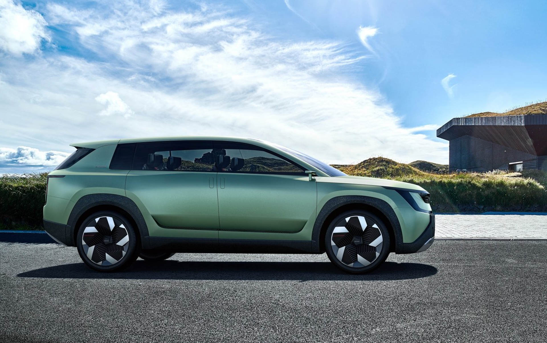 Skoda Vision 7S Concept Previews Electric Kodiaq Replacement With 370-Mile Range