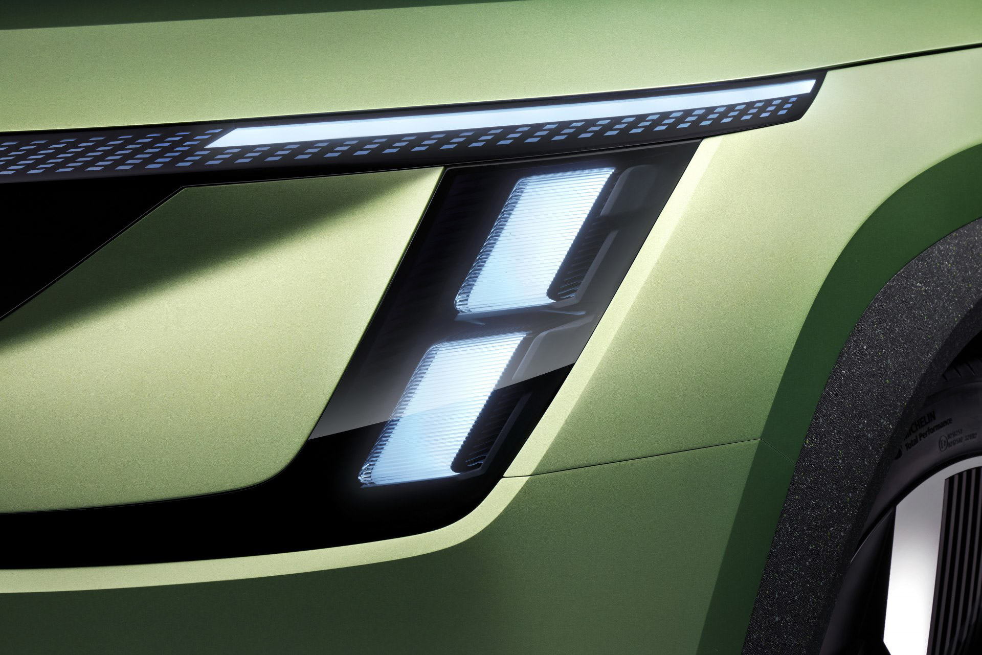 Skoda Vision 7S Concept Previews Electric Kodiaq Replacement With 370-Mile Range