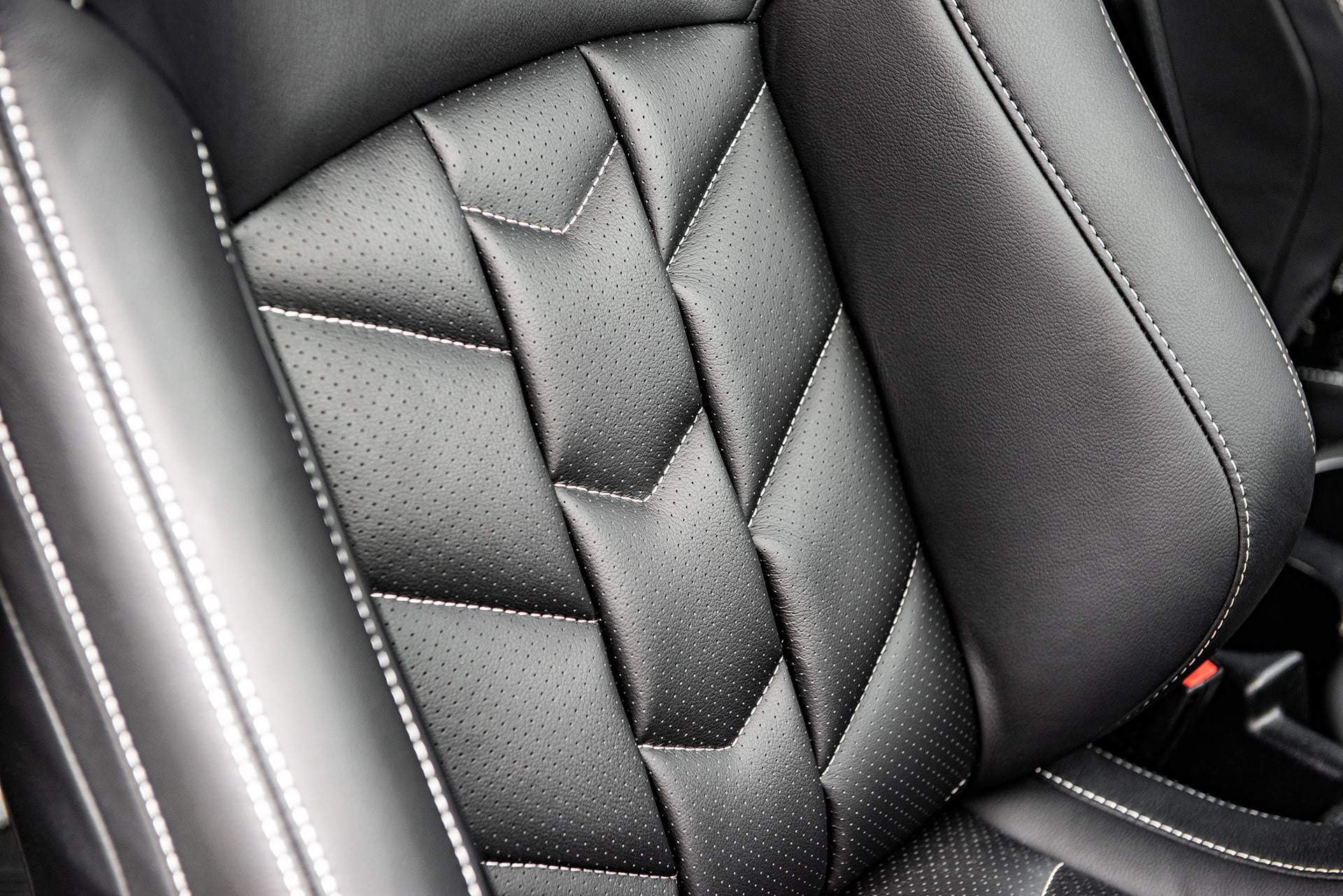 Land Rover Defender 110 Wide-Track By Chelsea Truck Company Looks Like It Could Star In Transformers