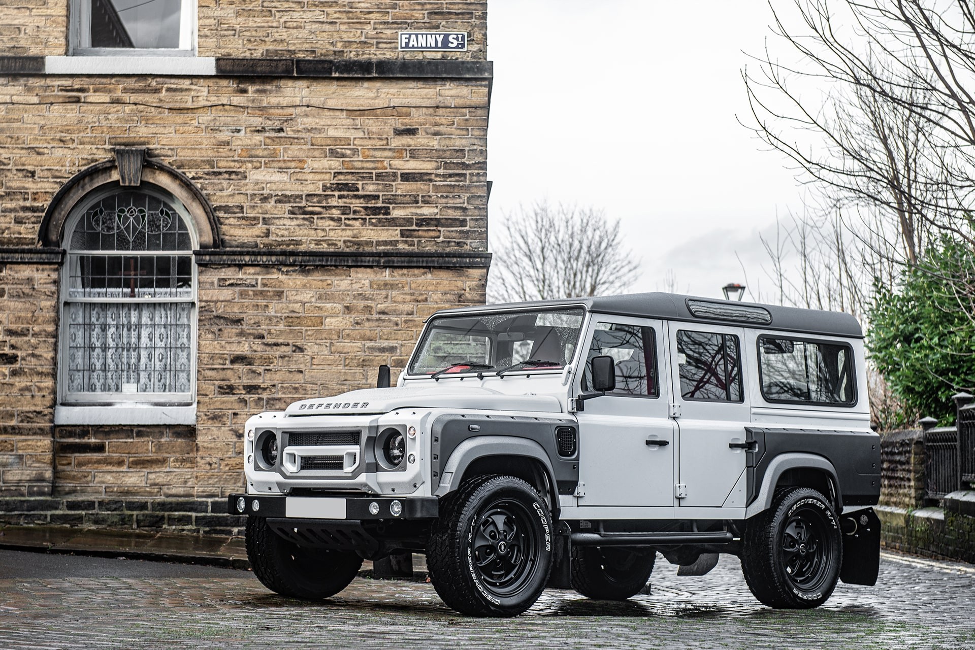 Land Rover Defender 110 Wide-Track By Chelsea Truck Company Looks Like It Could Star In Transformers