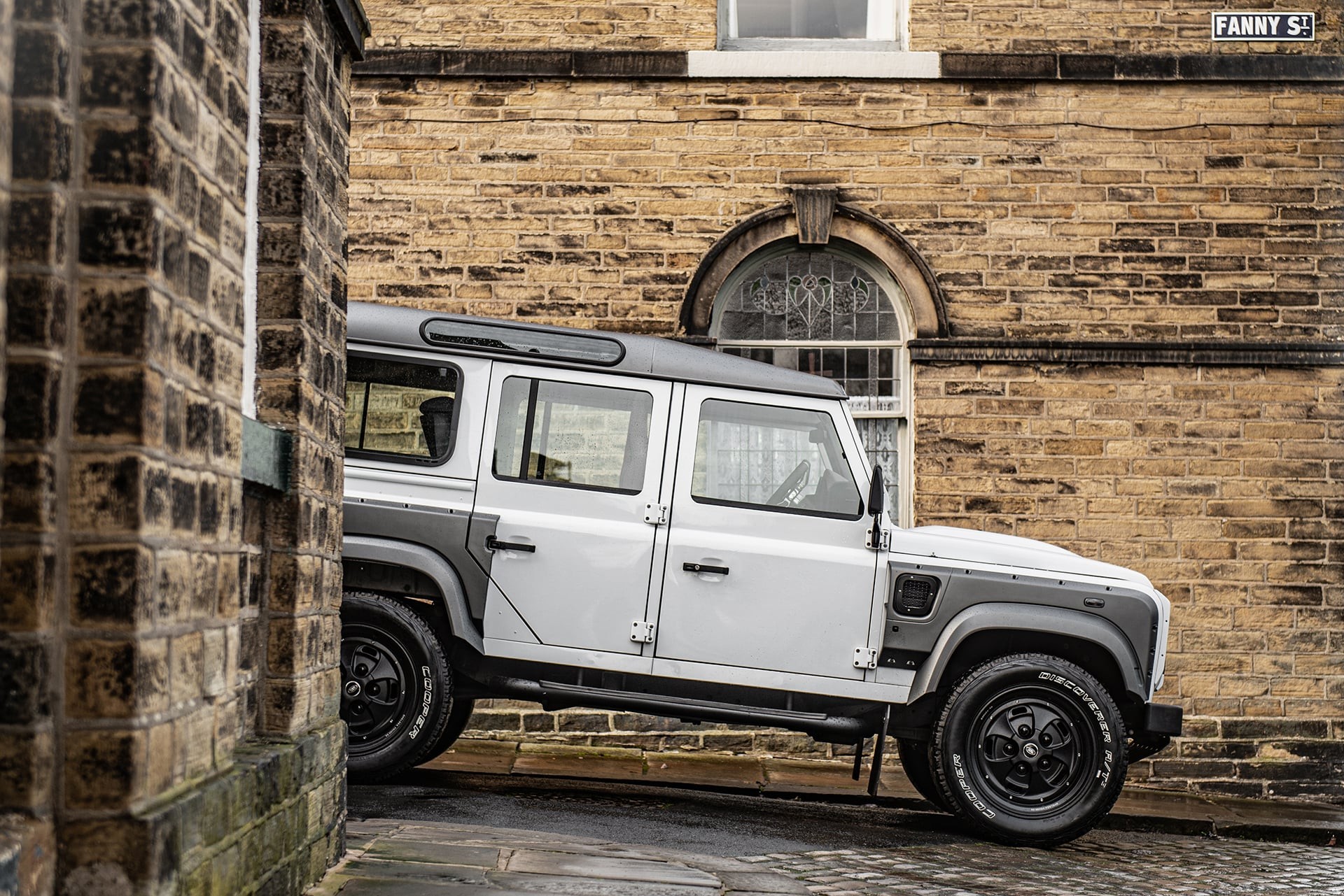 Land Rover Defender 110 Wide-Track By Chelsea Truck Company Looks Like It Could Star In Transformers