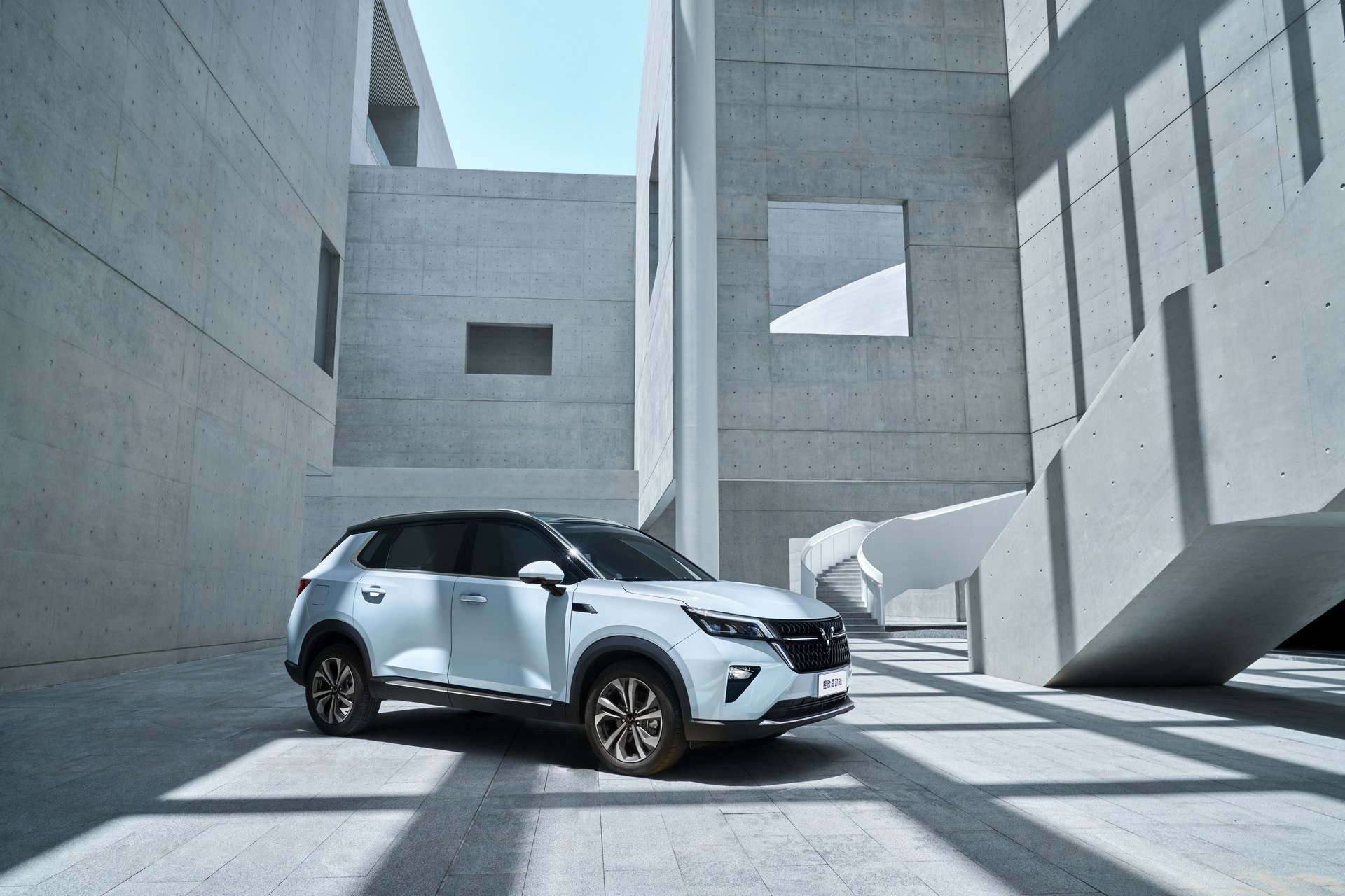 GM’s Wuling Xingchen Is A Hybrid SUV That Costs Less Than $15,000 In China