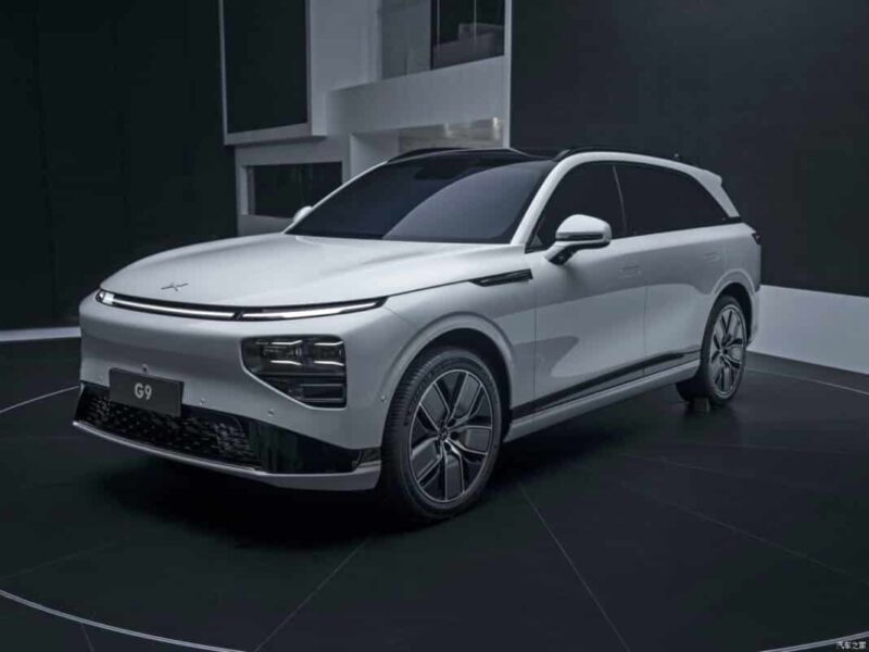 New Xpeng G9 Flagship Electric SUV’s Interior Leaked, Is Dominated By Three Massive Screens
