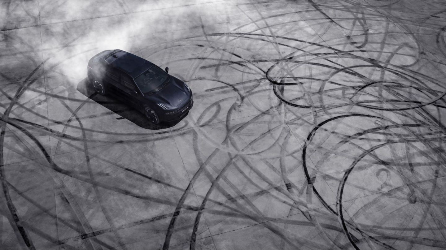 Electric Zeekr 001 Breaks World Record With A Drift At 129 MPH