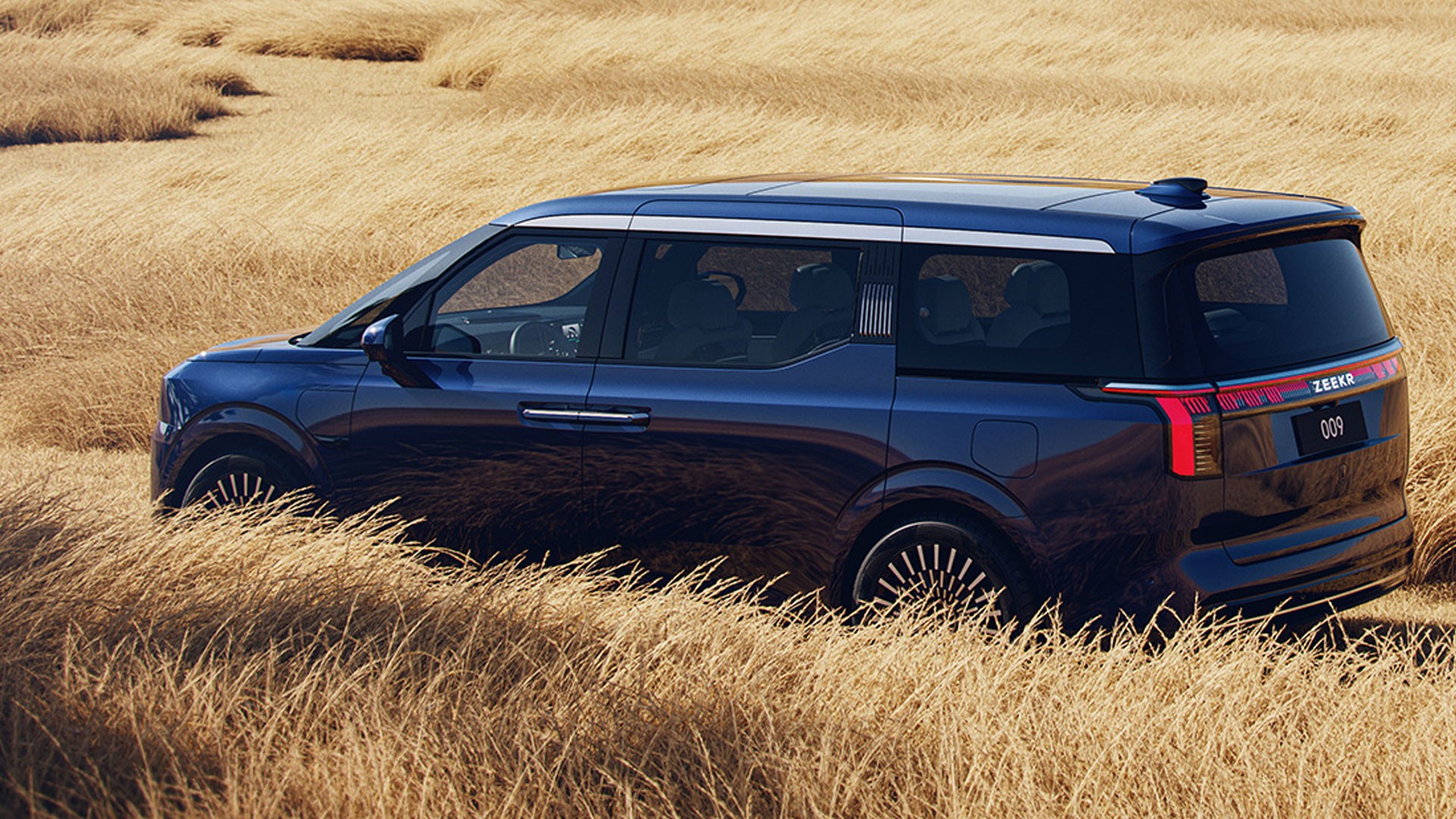 Zeekr 009 Is An Electric Luxury Minivan With 536 HP And 511 Miles Of Range