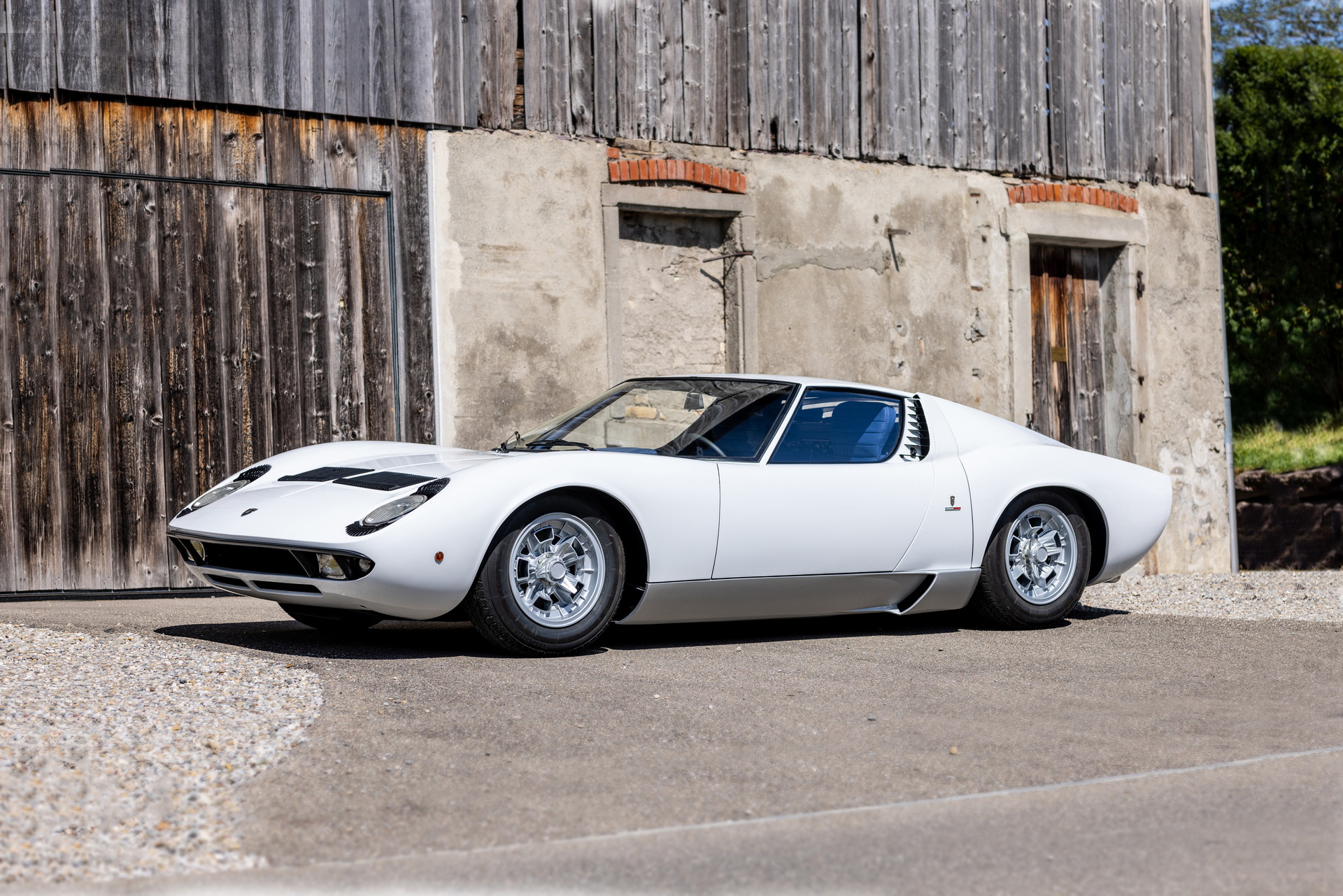 This 1968 Lamborghini Miura Used To Have A Chevy V8 Under The Hood, But Fortunately, Not Anymore