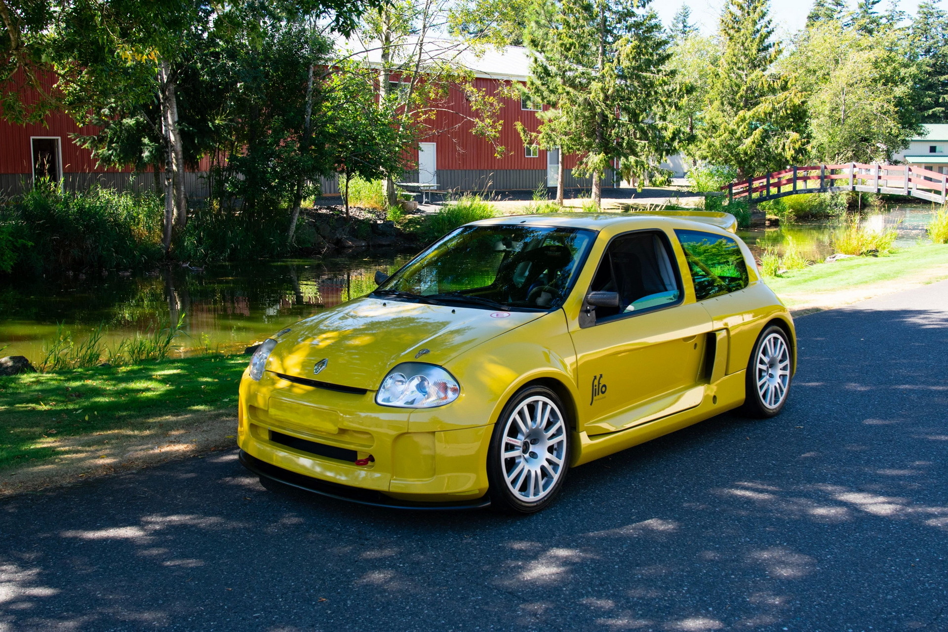 Here’s Your Chance To Own A Super-Rare Renault Clio V6 Trophy Race Car That’s Already In The U.S.