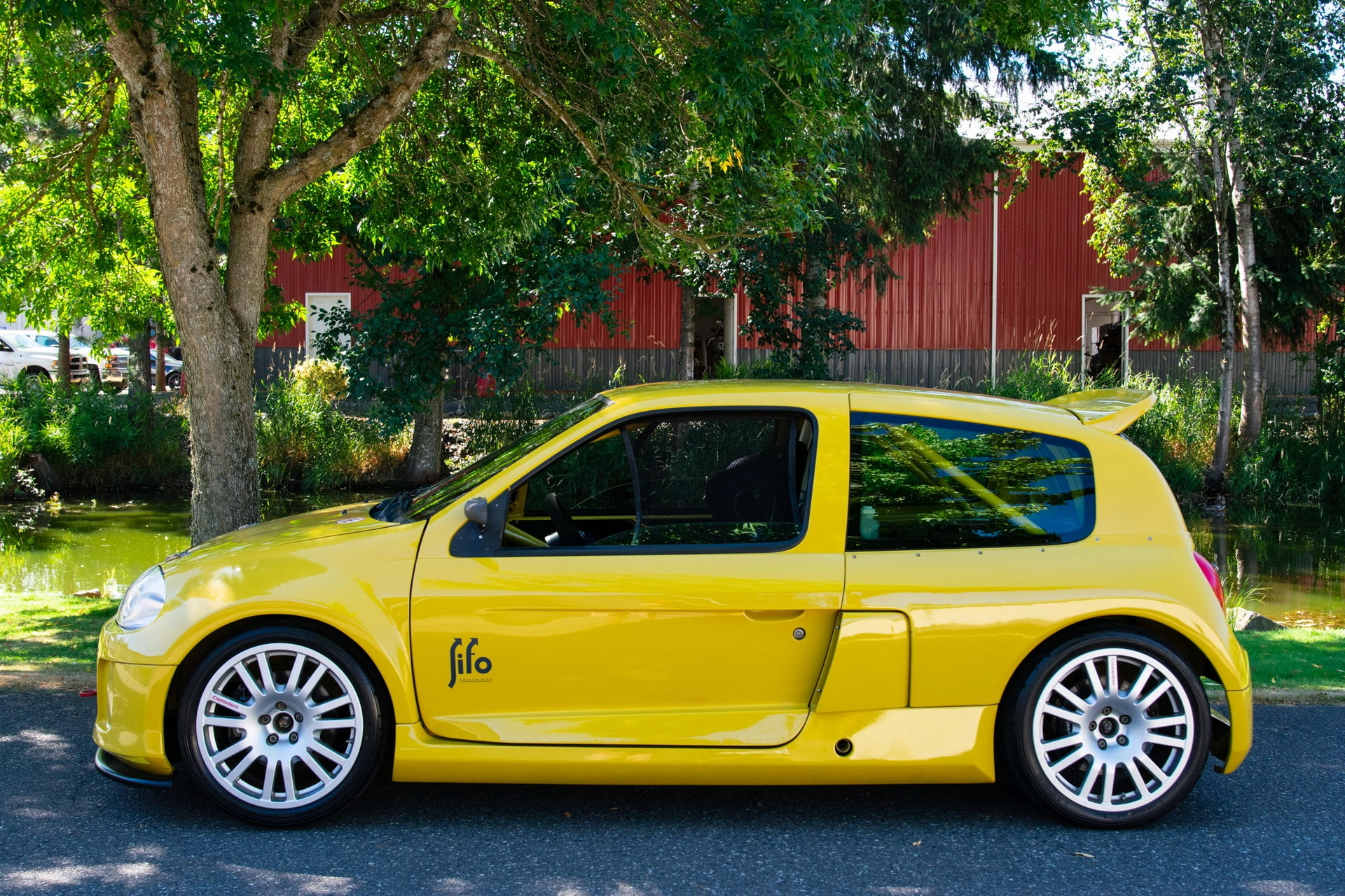 Here’s Your Chance To Own A Super-Rare Renault Clio V6 Trophy Race Car That’s Already In The U.S.