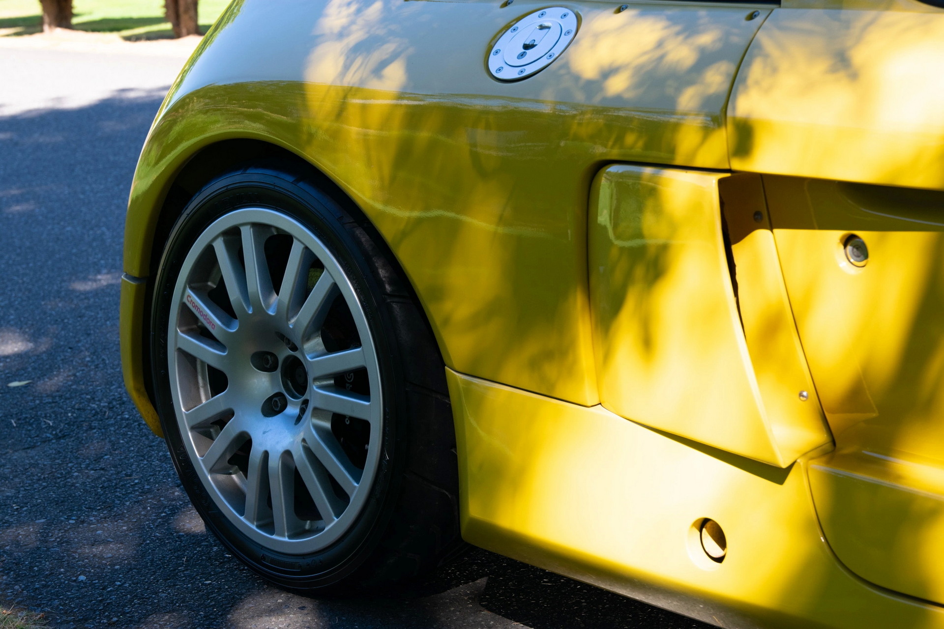 Here’s Your Chance To Own A Super-Rare Renault Clio V6 Trophy Race Car That’s Already In The U.S.