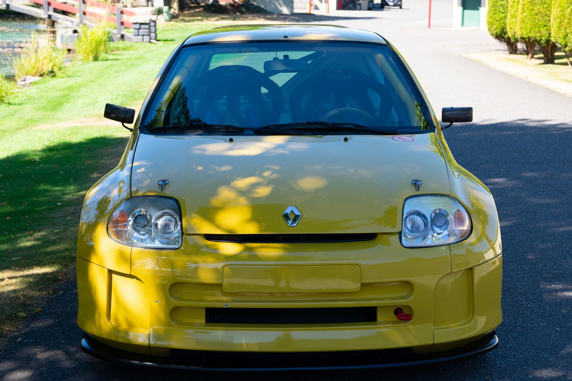 Here’s Your Chance To Own A Super-Rare Renault Clio V6 Trophy Race Car That’s Already In The U.S.