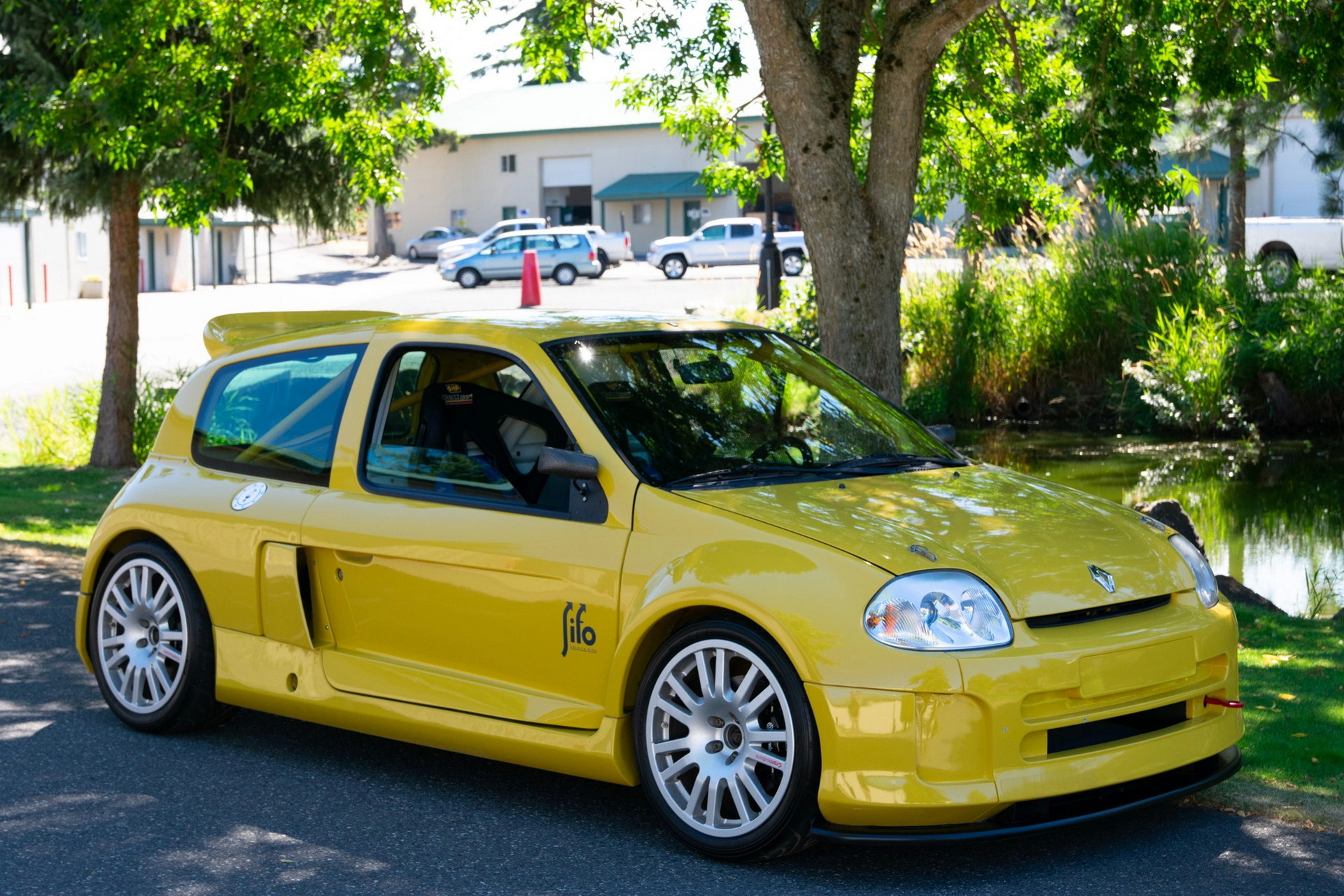 Here’s Your Chance To Own A Super-Rare Renault Clio V6 Trophy Race Car That’s Already In The U.S.