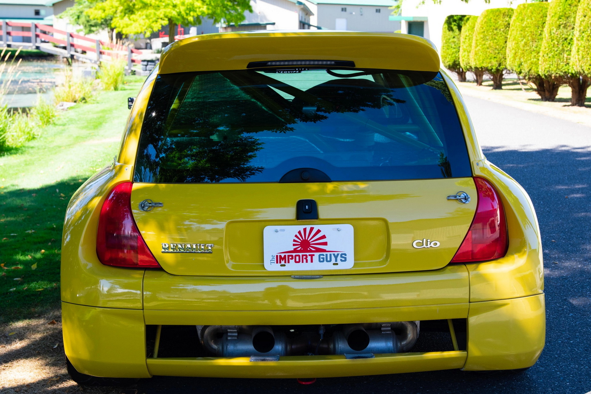Here’s Your Chance To Own A Super-Rare Renault Clio V6 Trophy Race Car That’s Already In The U.S.