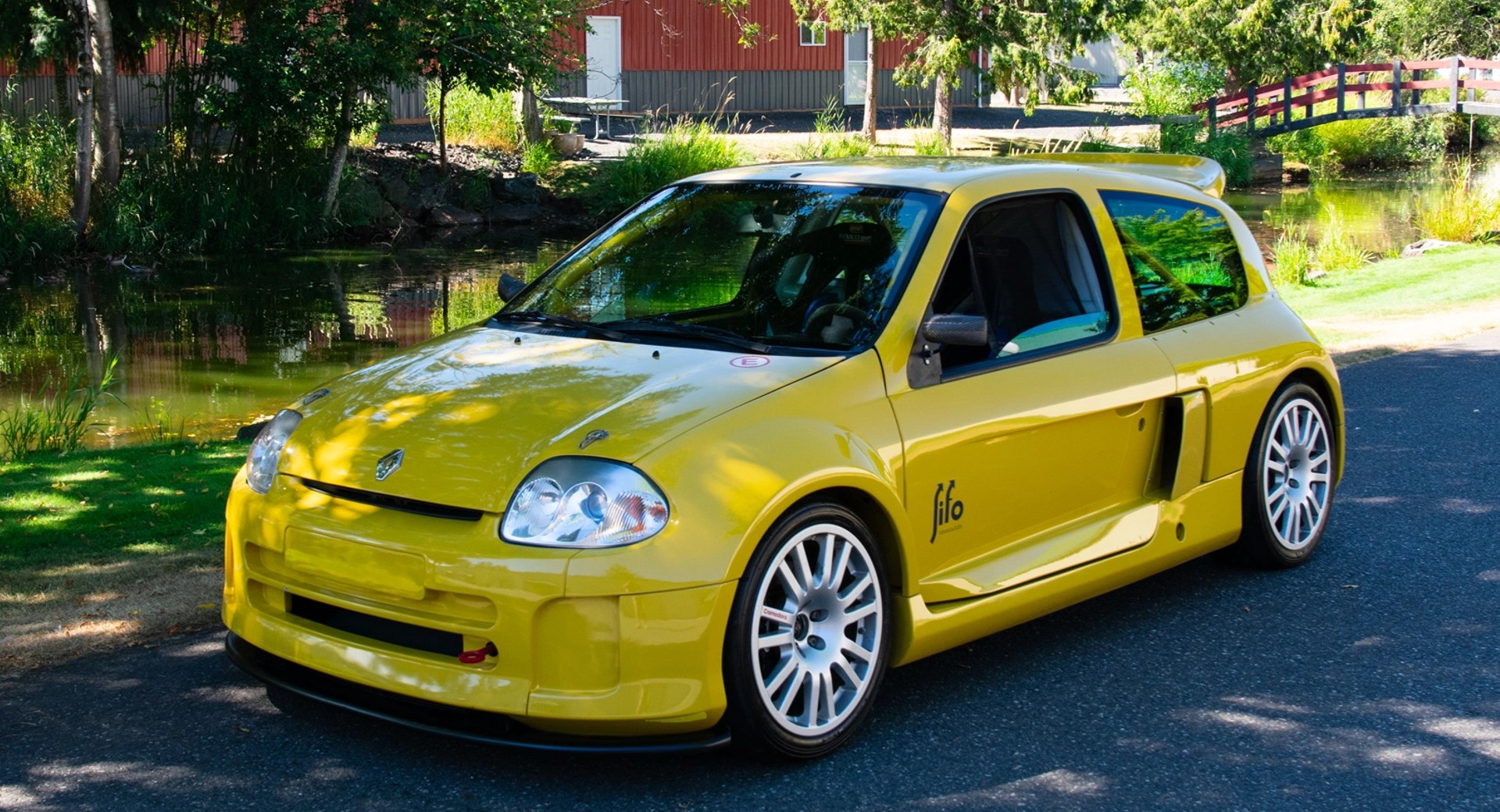 Here's Your Chance To Own A Super-Rare Renault Clio V6 Trophy Race