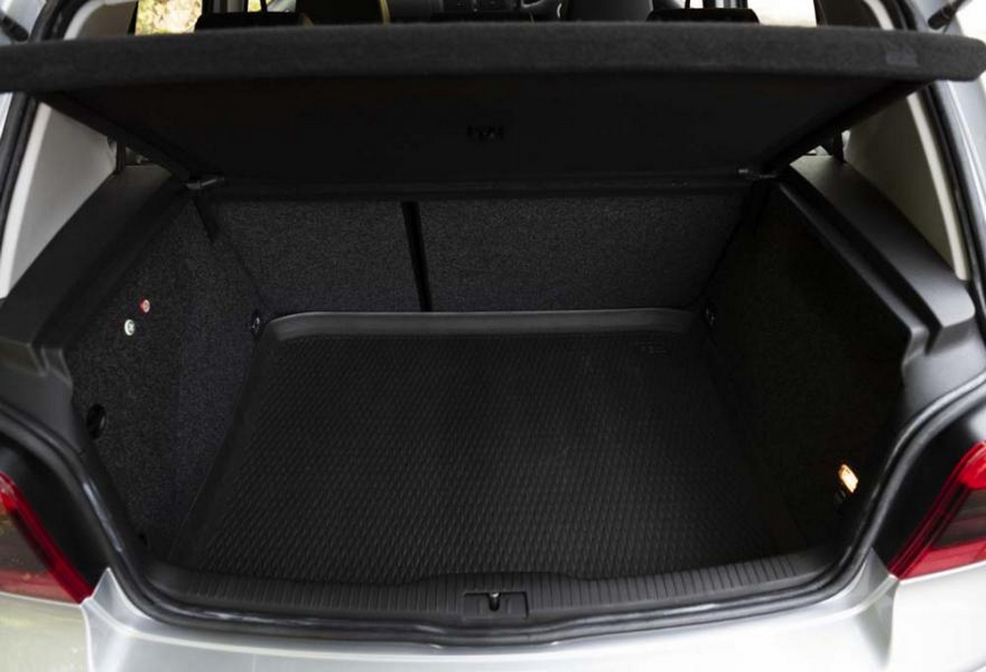 Ride Like It’s 2001 With This Low-Mileage VW Golf Mk4 GTI