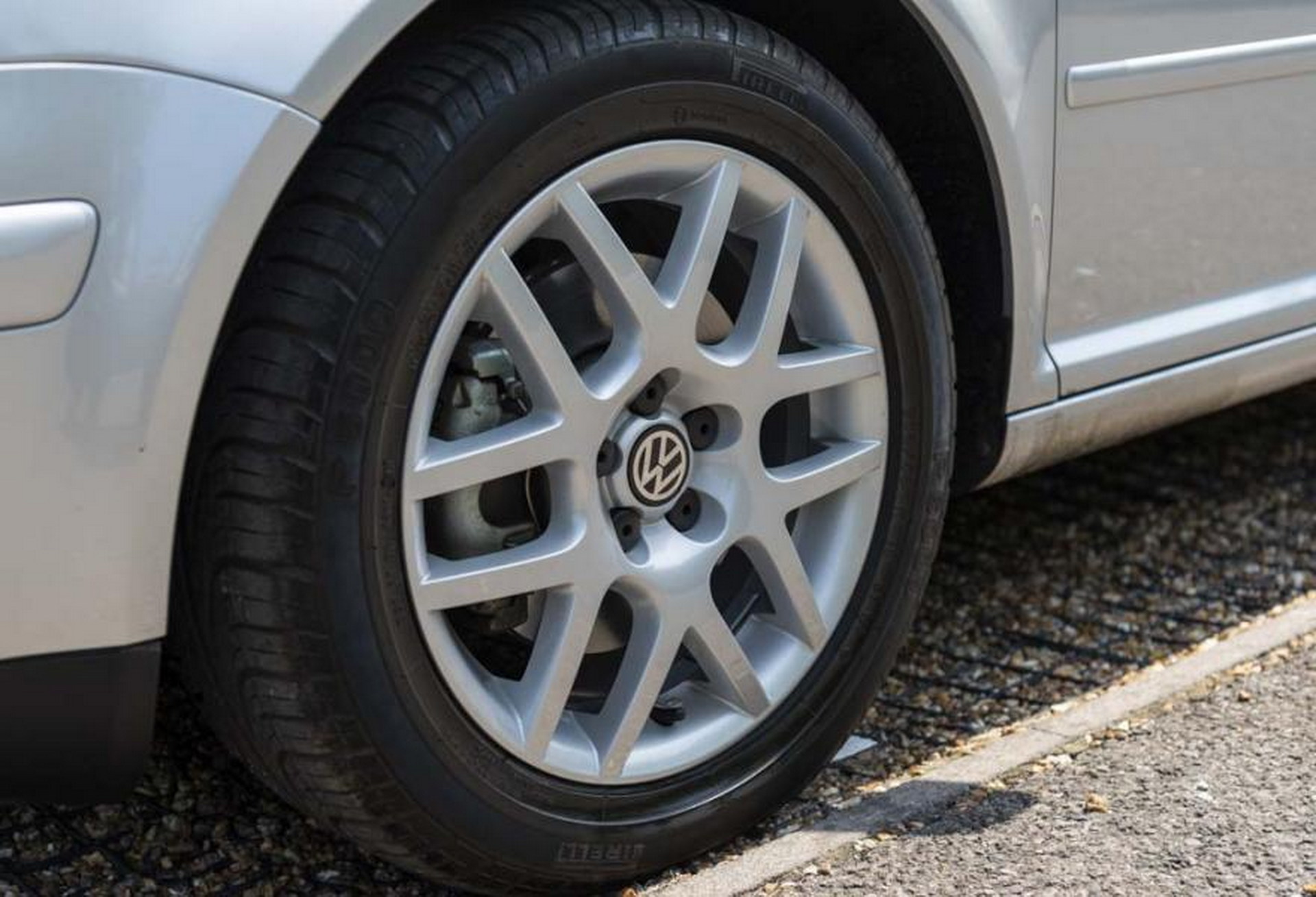 Ride Like It’s 2001 With This Low-Mileage VW Golf Mk4 GTI