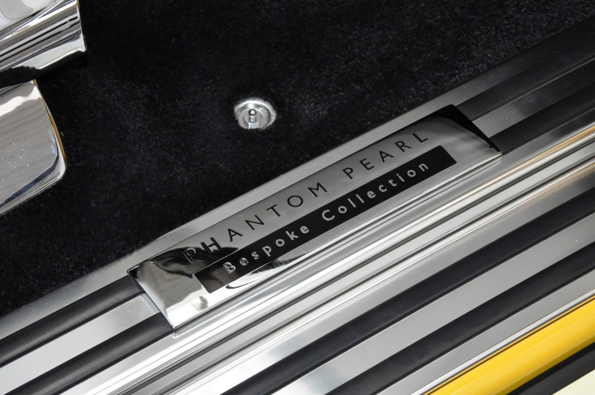 Bespoke Two-Tone Yellow Rolls-Royce Phantom Looks Like The World’s Most Luxurious Banana