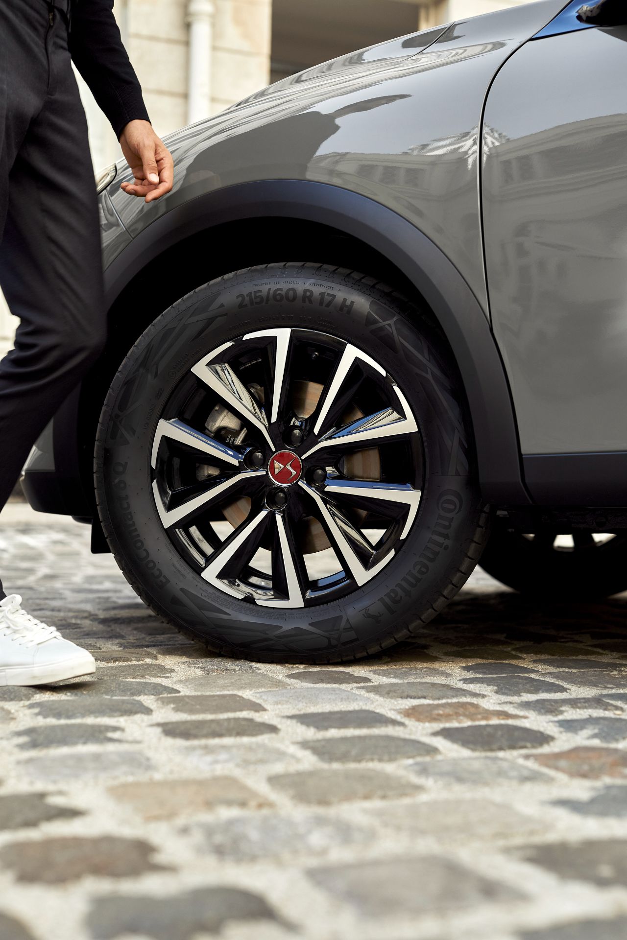 2022 DS 3 Facelift Brings Subtle Styling Tweaks, New Infotainment And Improved EV Powertrain