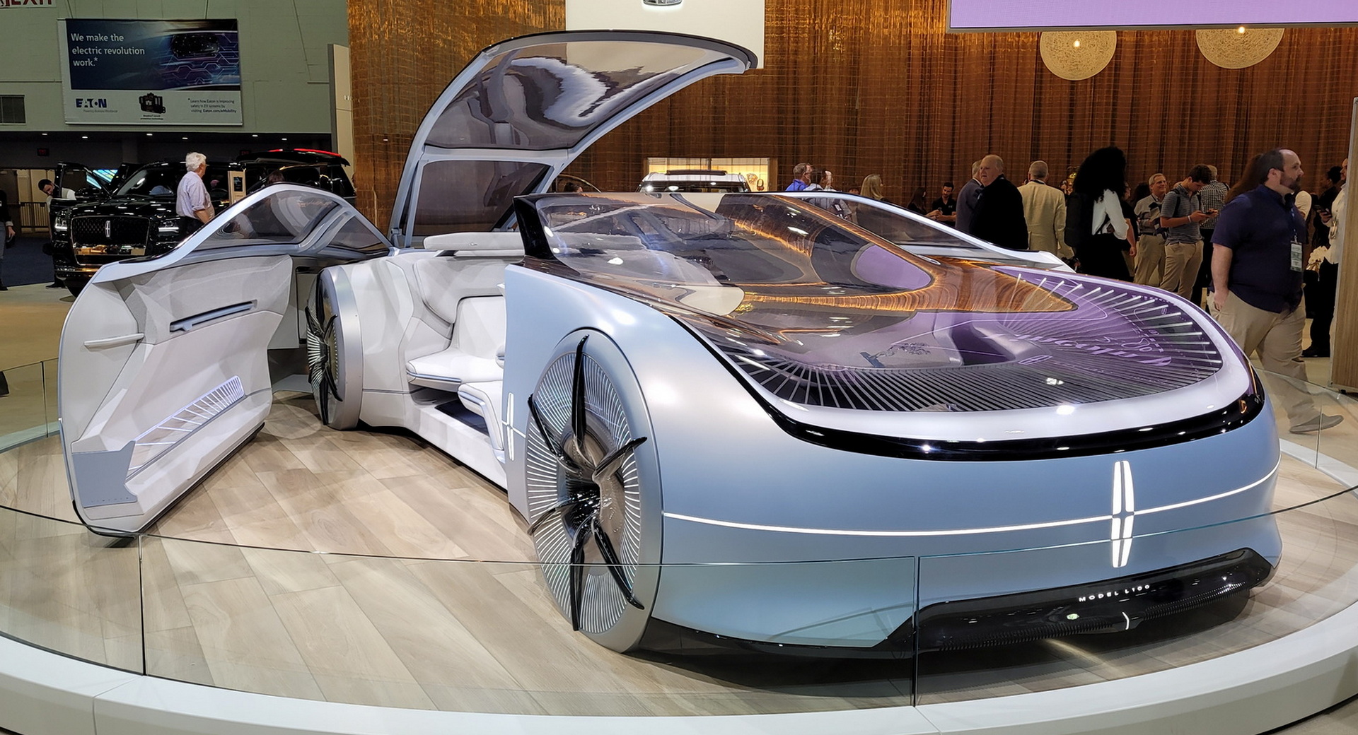 Lincoln’s Model L100 Ultra-Luxurious Concept EV Is A Visitor From The Future