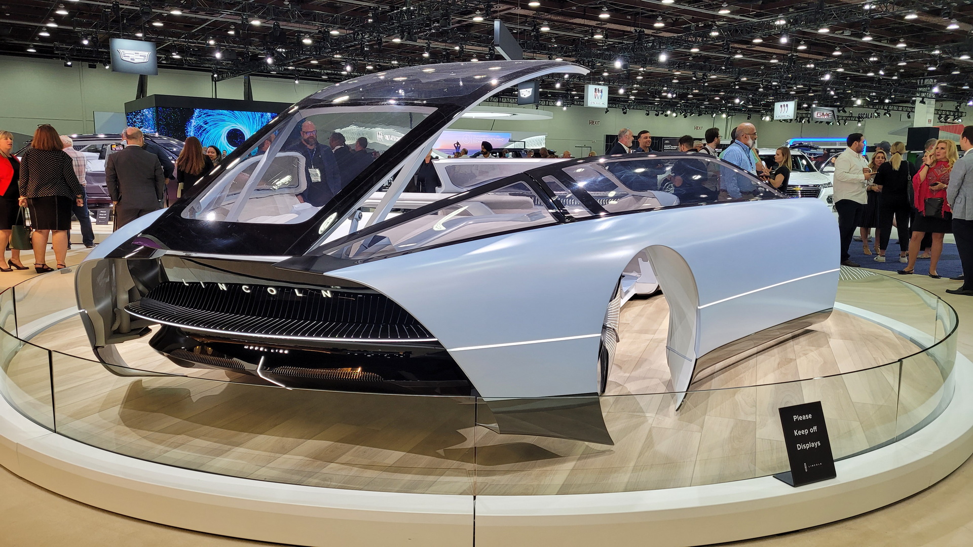 Lincoln’s Model L100 Ultra-Luxurious Concept EV Is A Visitor From The Future