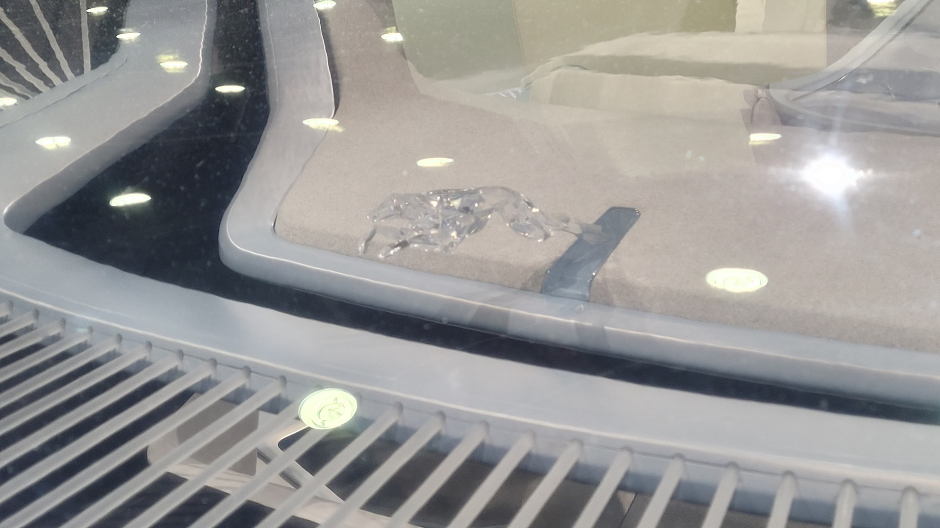 Lincoln’s Model L100 Ultra-Luxurious Concept EV Is A Visitor From The Future