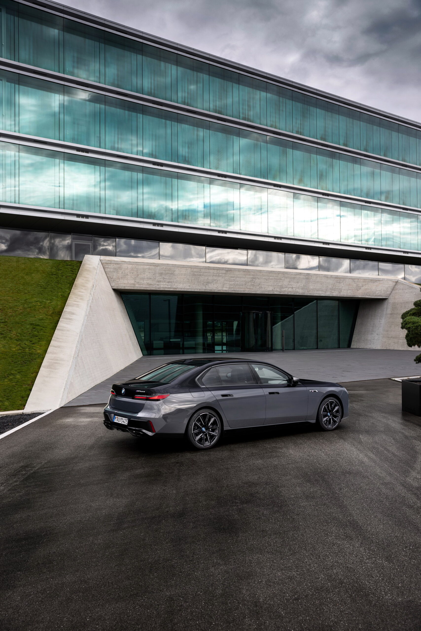 2023 BMW 7-Series Range Grows With Two Plug-Ins And An Updated Diesel In Europe