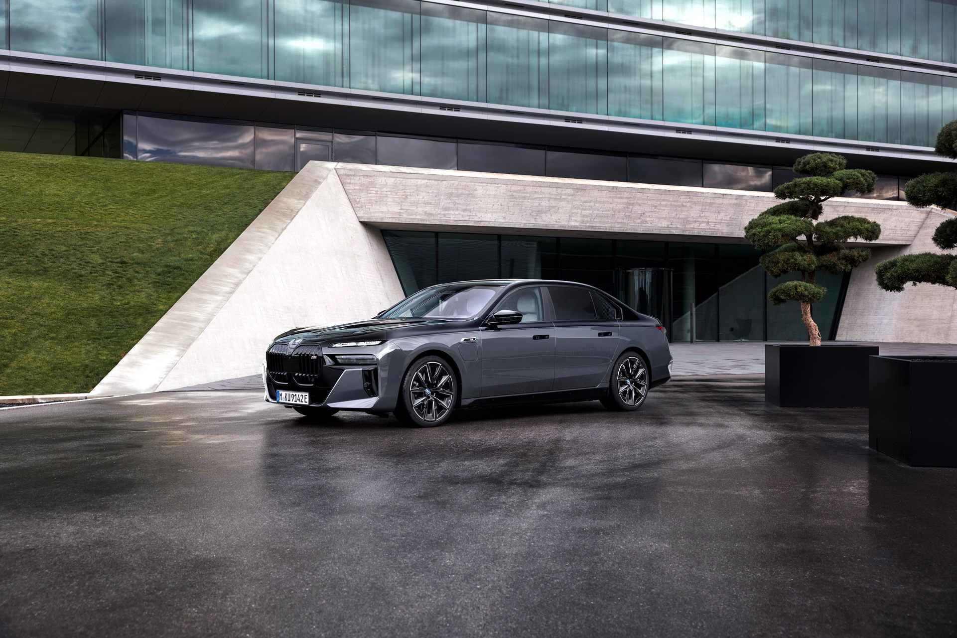 2023 BMW 7-Series Range Grows With Two Plug-Ins And An Updated Diesel In Europe