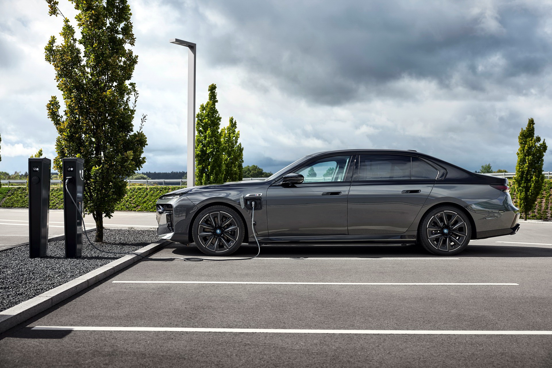 2023 BMW 7-Series Range Grows With Two Plug-Ins And An Updated Diesel In Europe