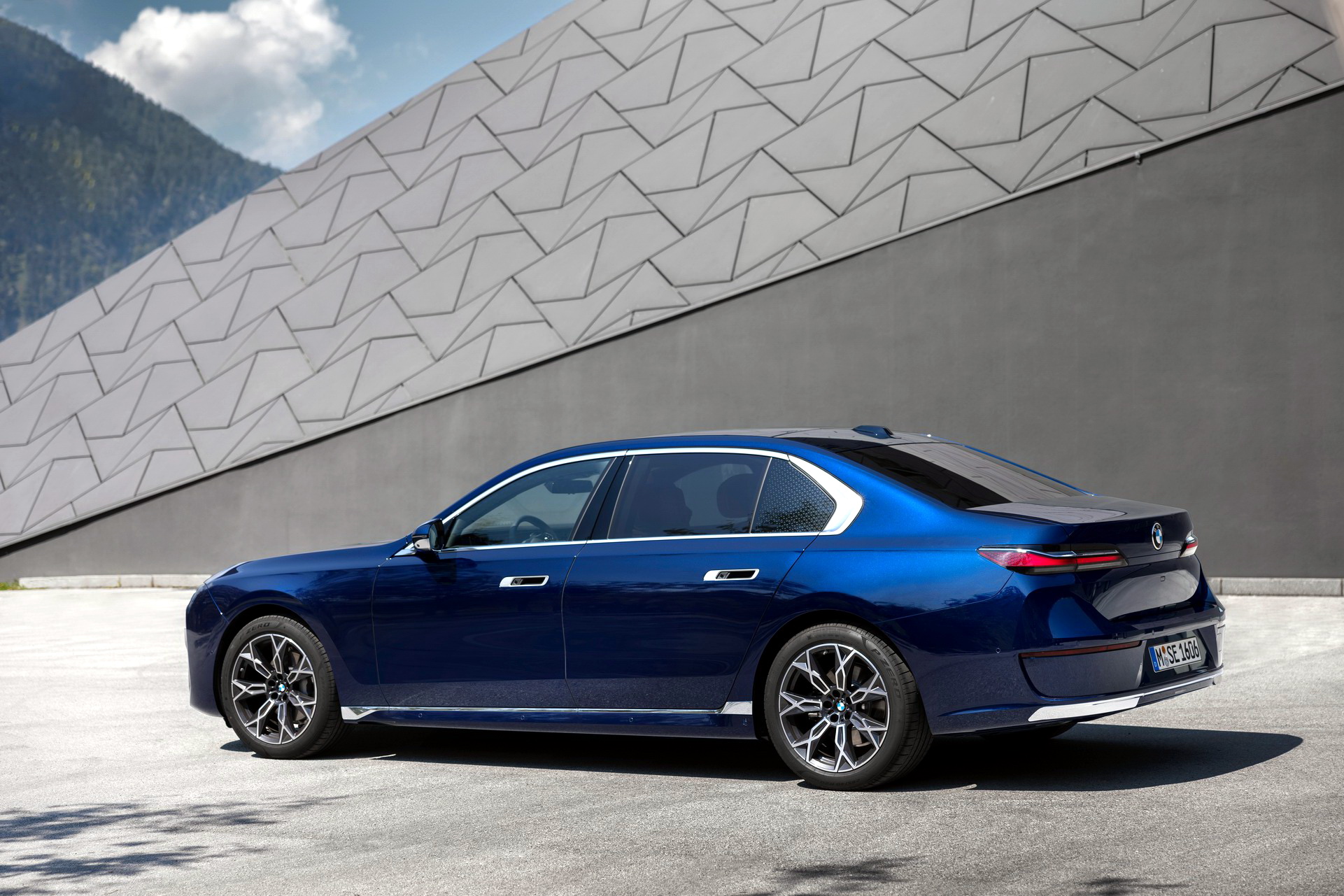 2023 BMW 7-Series Range Grows With Two Plug-Ins And An Updated Diesel In Europe