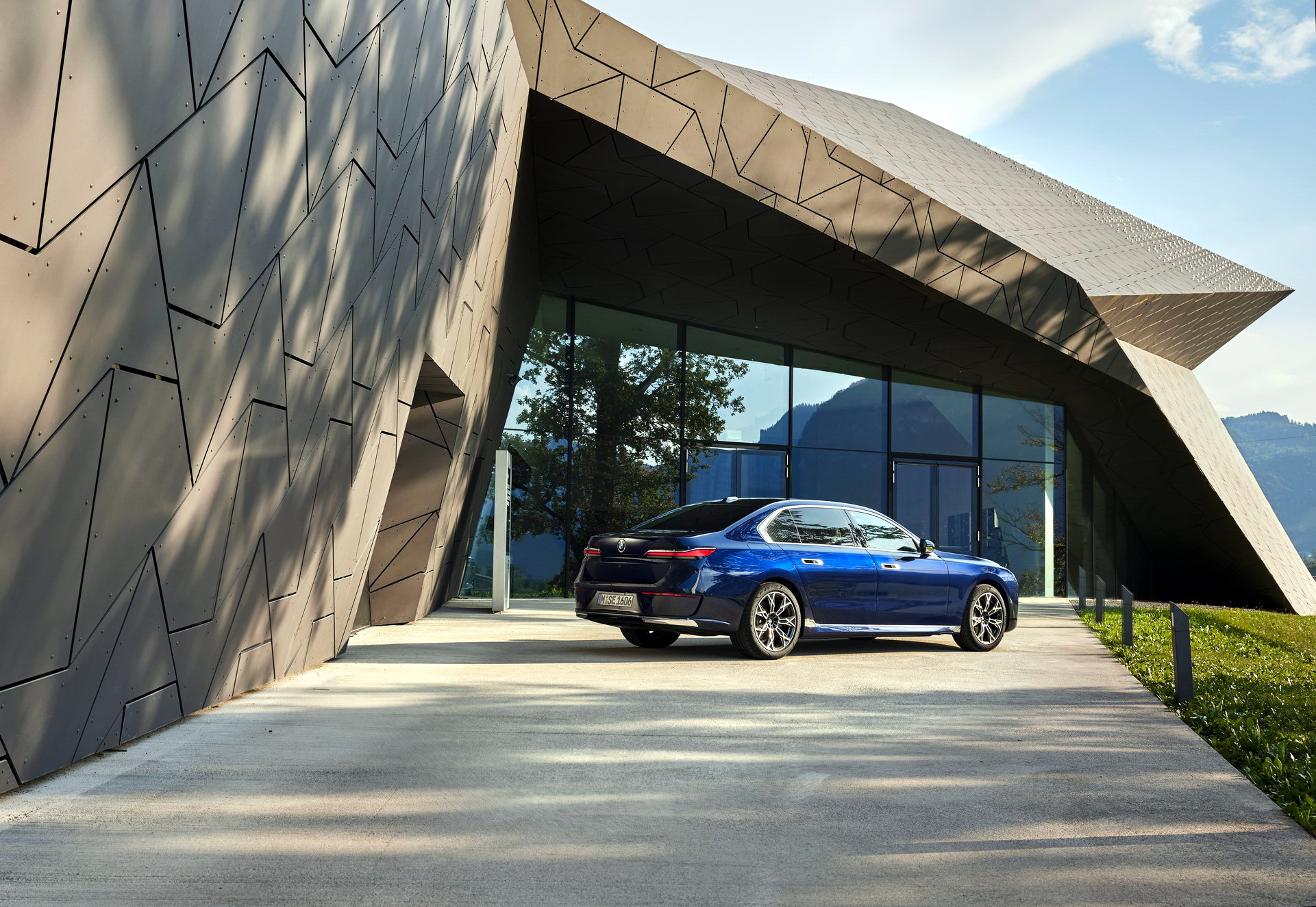 2023 BMW 7-Series Range Grows With Two Plug-Ins And An Updated Diesel In Europe