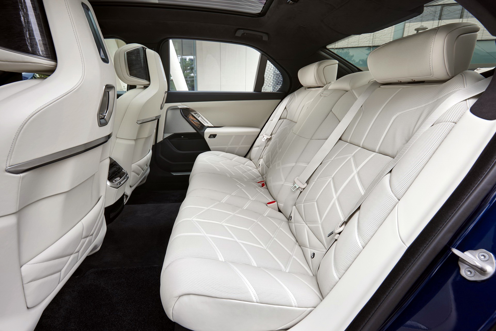 2023 BMW 7-Series Range Grows With Two Plug-Ins And An Updated Diesel In Europe