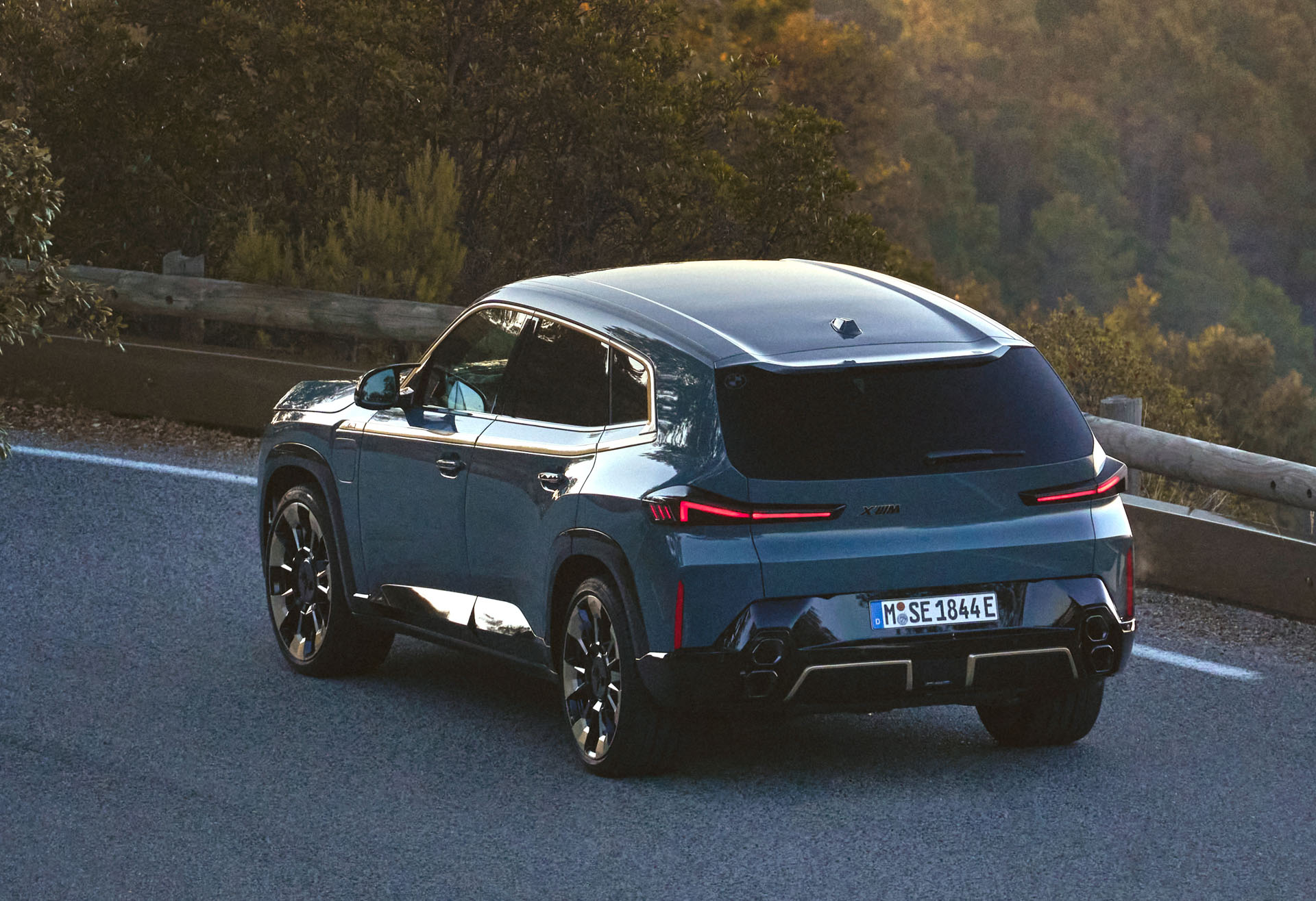 2023 BMW XM Is A 644 HP Hybrid Super-SUV; $185k Label Red With 735 HP Follows Next Summer