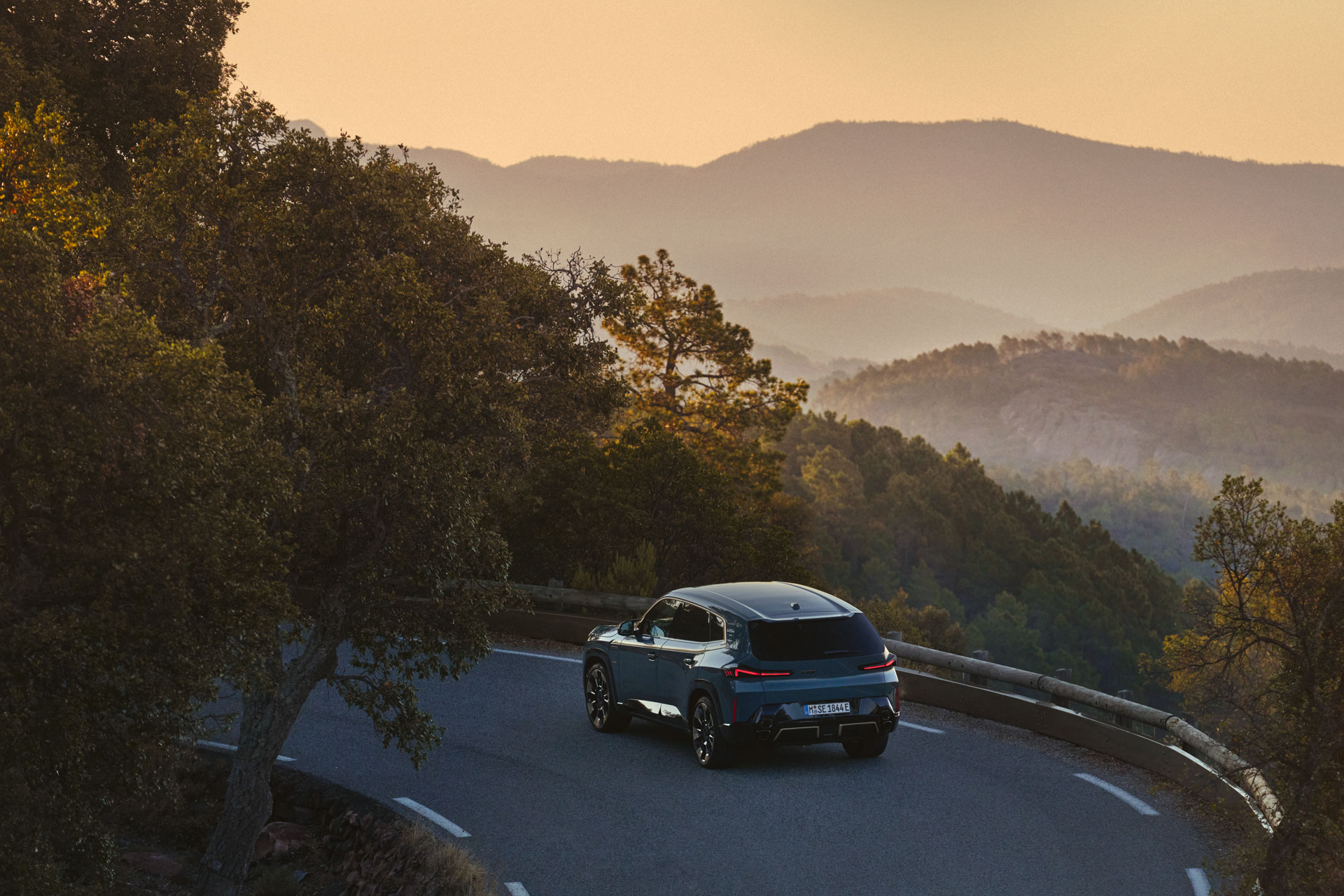2023 BMW XM Is A 644 HP Hybrid Super-SUV; $185k Label Red With 735 HP Follows Next Summer